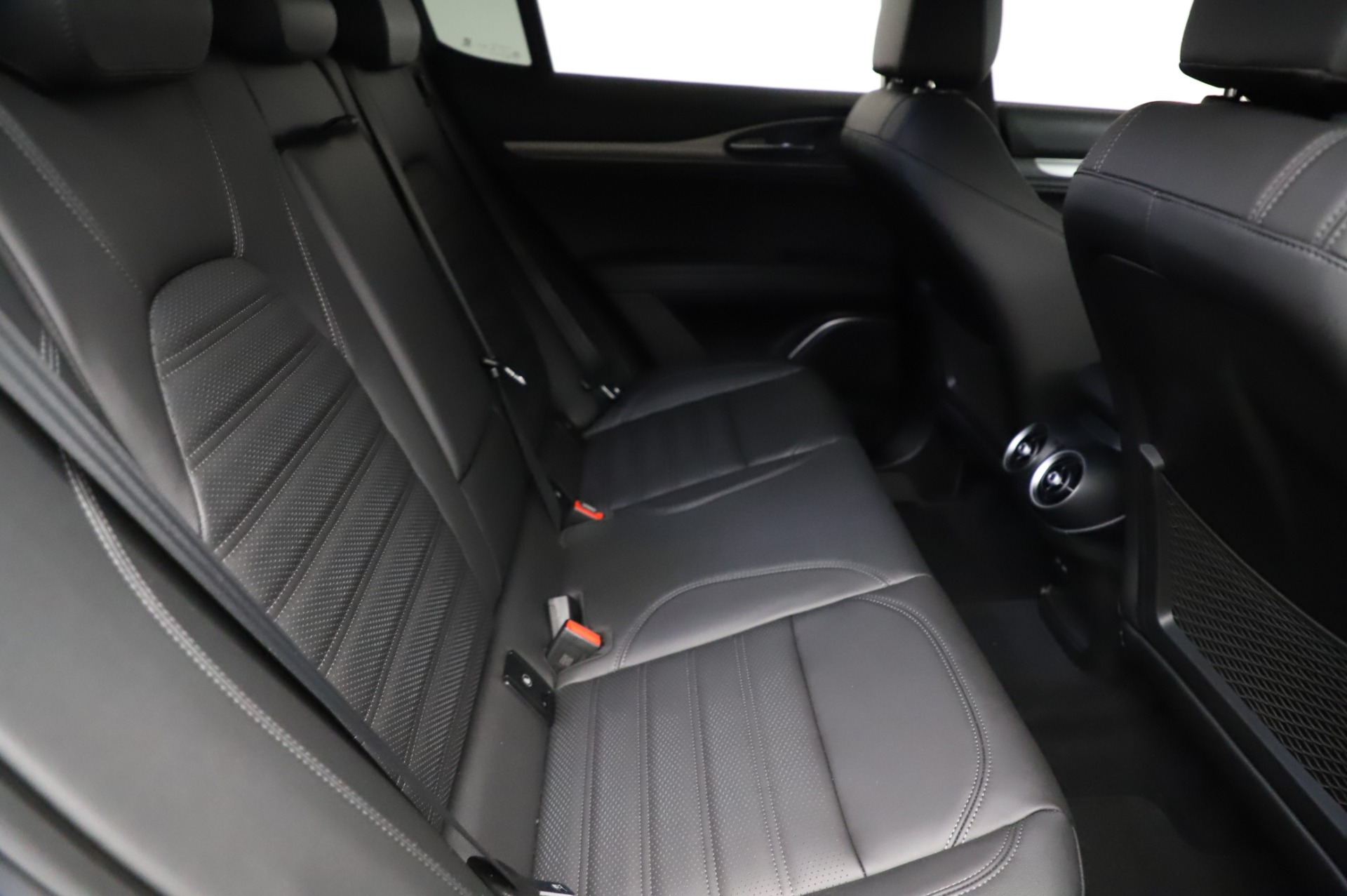 New-2021-Alfa-Romeo-Stelvio-Ti-Sport-Q4