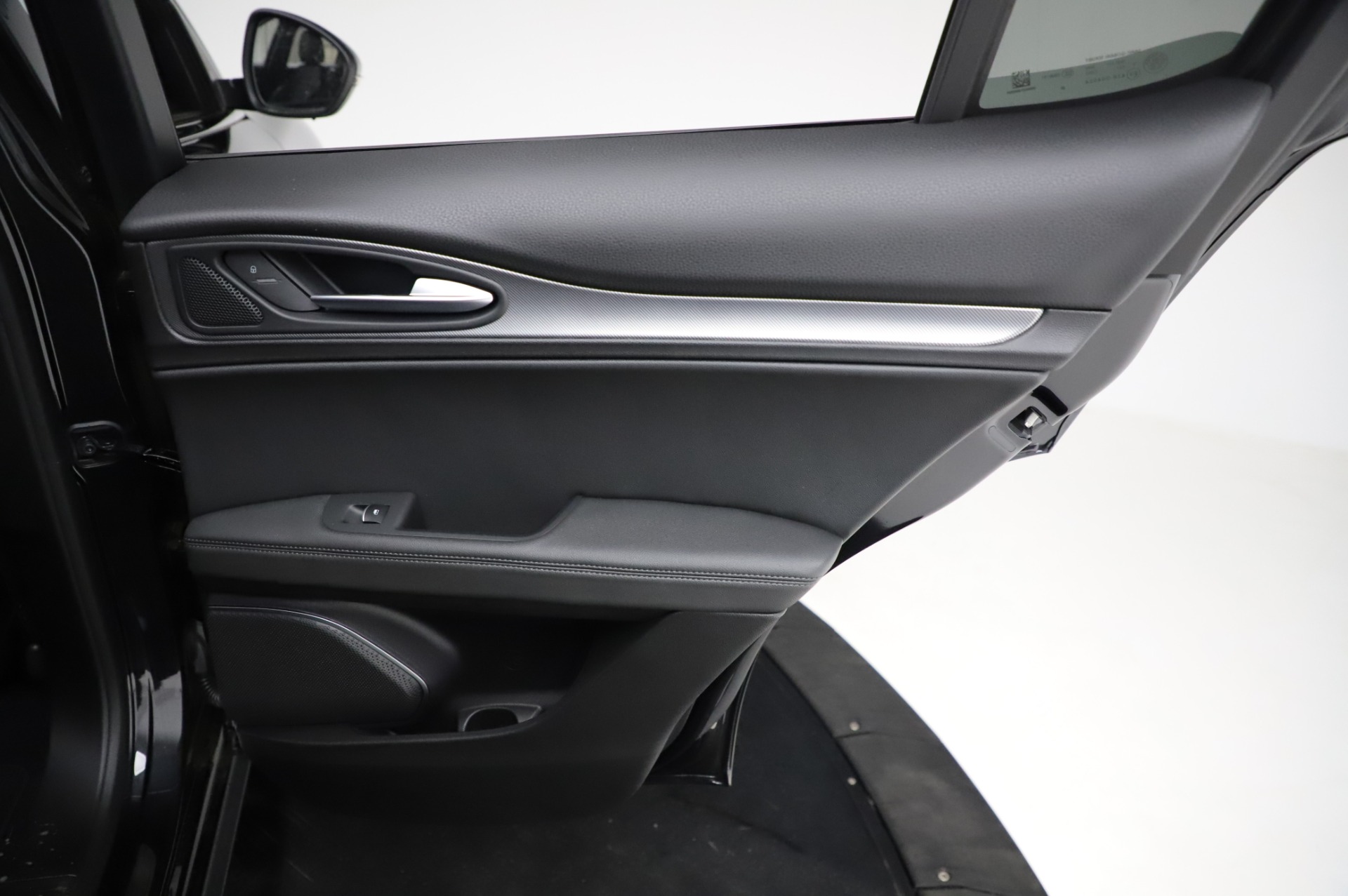 New-2021-Alfa-Romeo-Stelvio-Ti-Sport-Q4