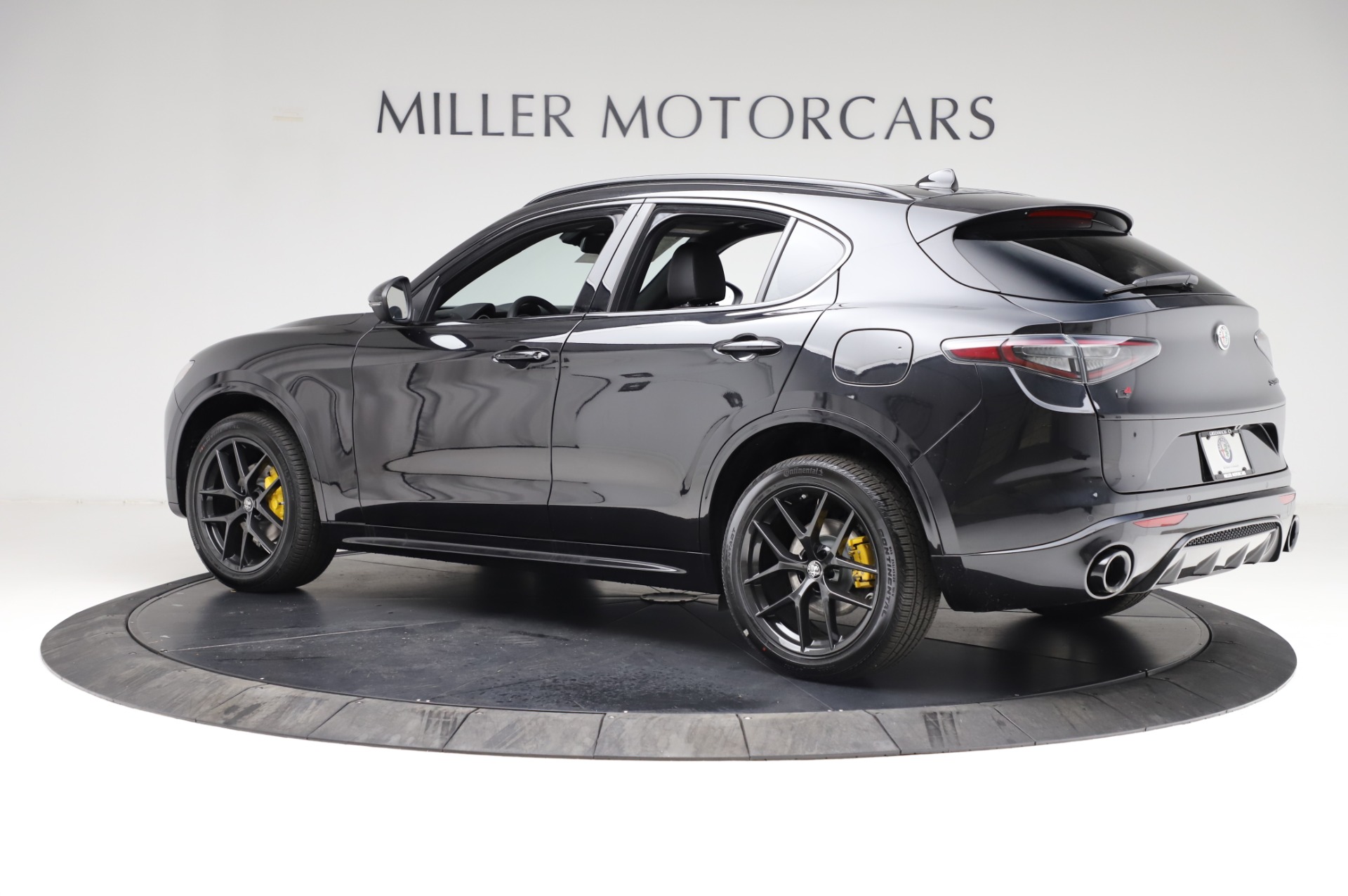 New-2021-Alfa-Romeo-Stelvio-Ti-Sport-Q4