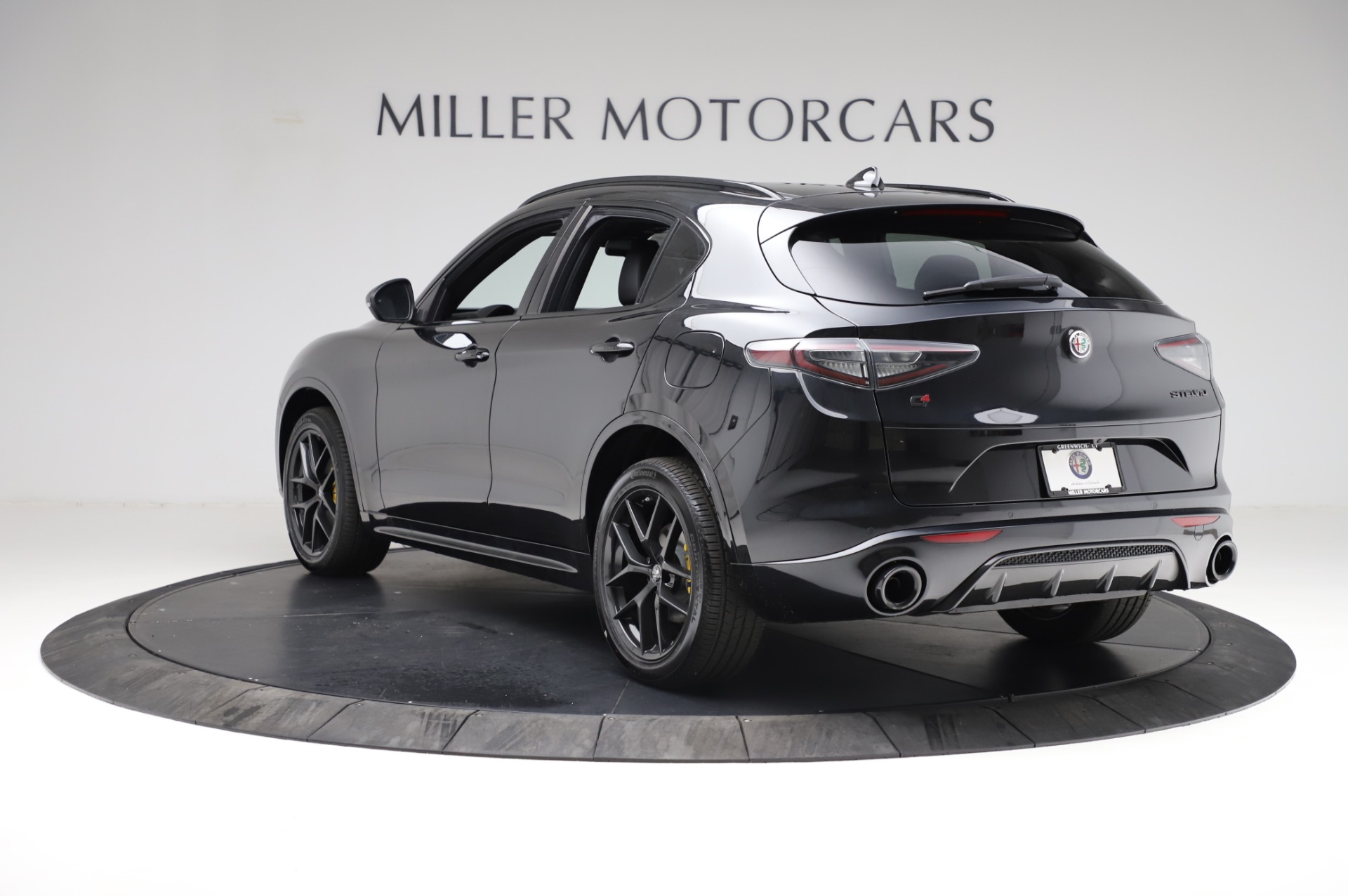 New-2021-Alfa-Romeo-Stelvio-Ti-Sport-Q4