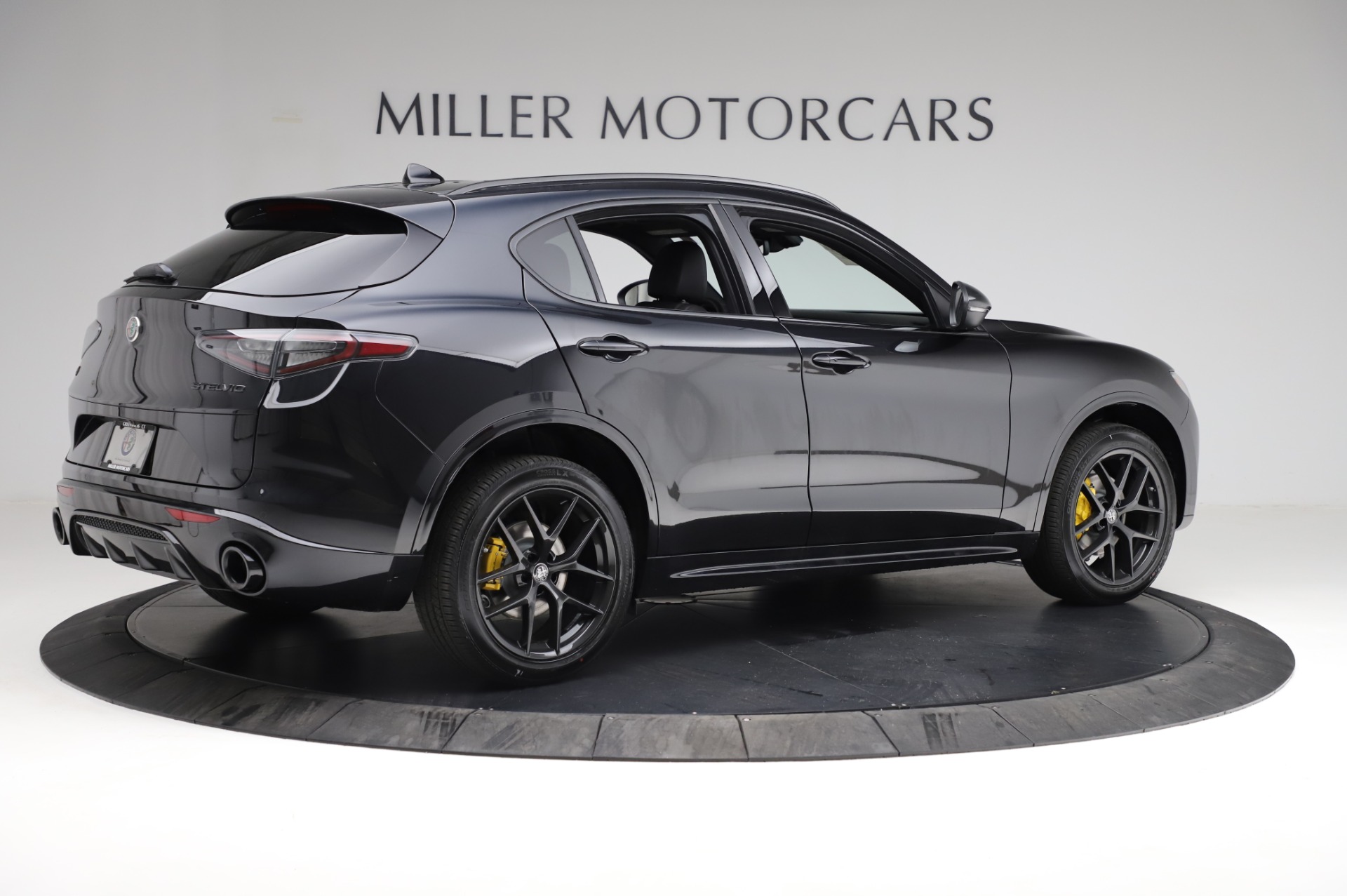 New-2021-Alfa-Romeo-Stelvio-Ti-Sport-Q4