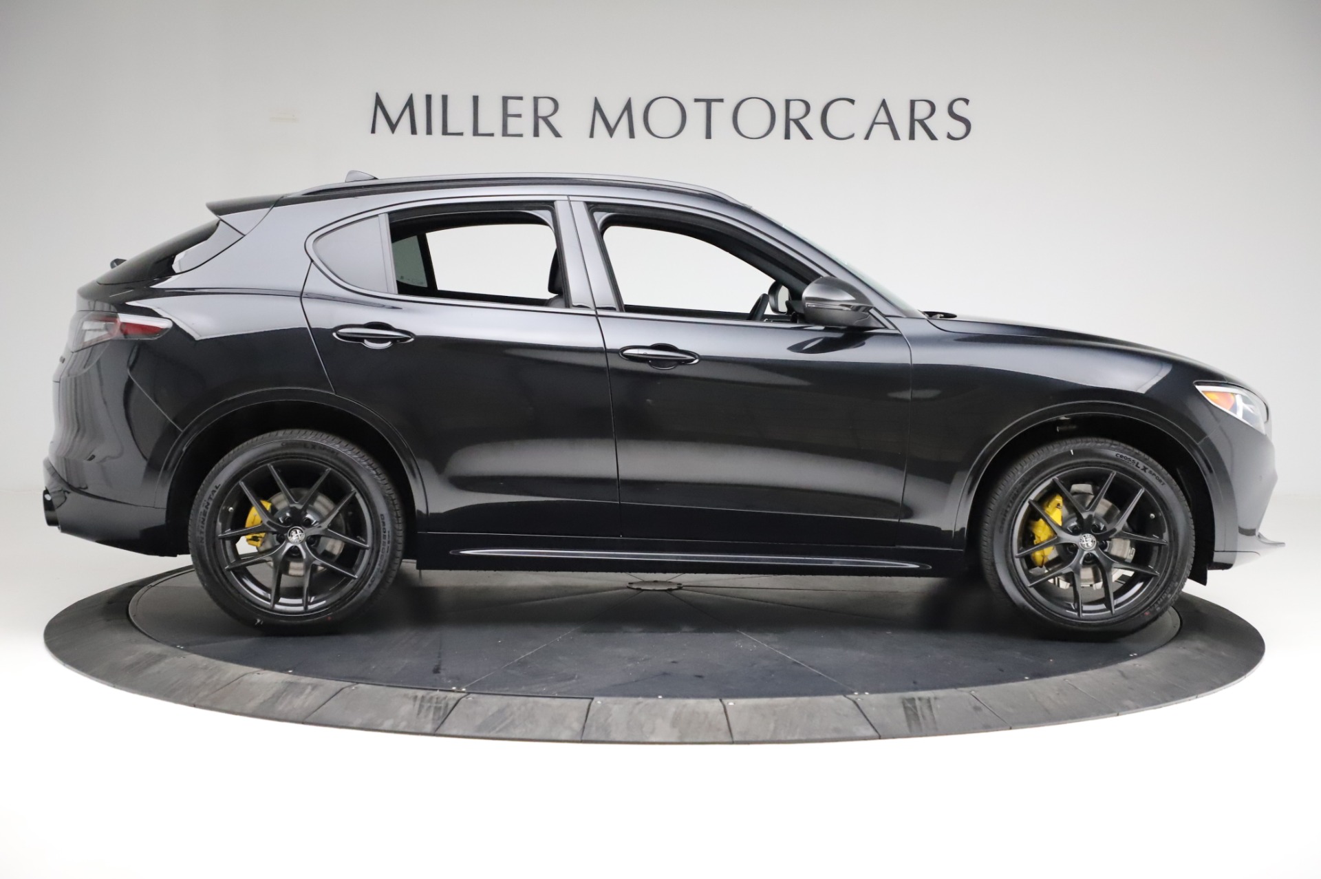 New-2021-Alfa-Romeo-Stelvio-Ti-Sport-Q4