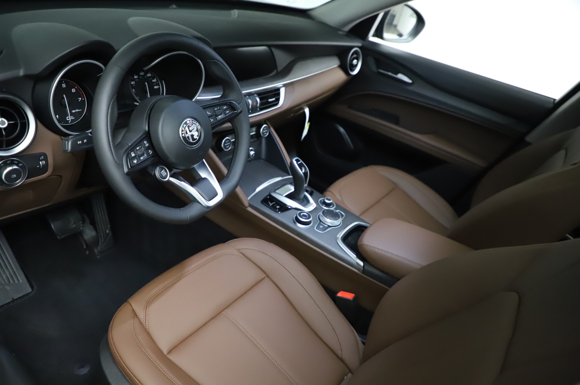 New-2021-Alfa-Romeo-Stelvio-Ti-Q4