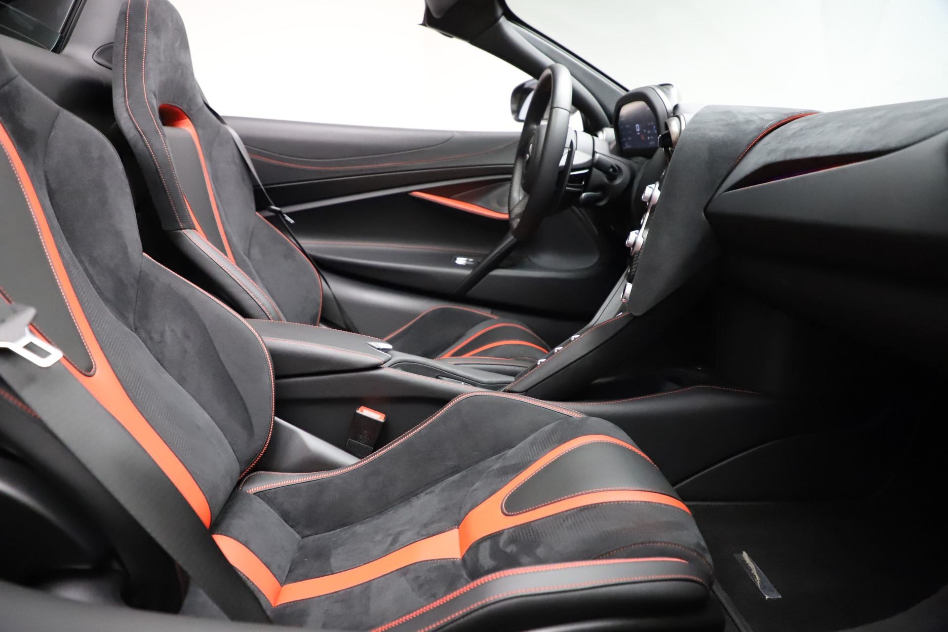 Used-2020-McLaren-720S-Spider