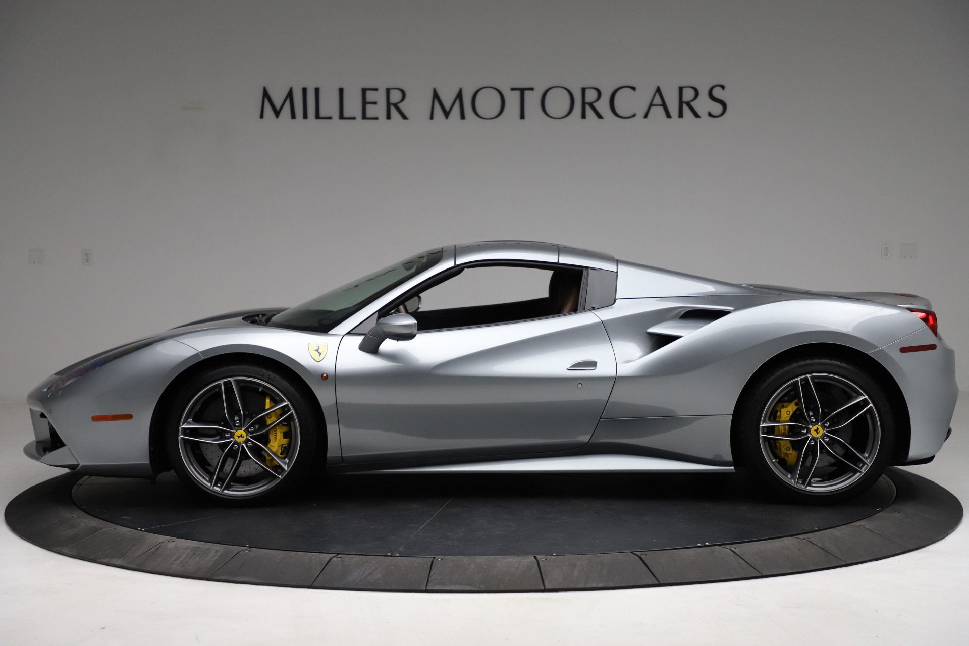 Used-2018-Ferrari-488-Spider