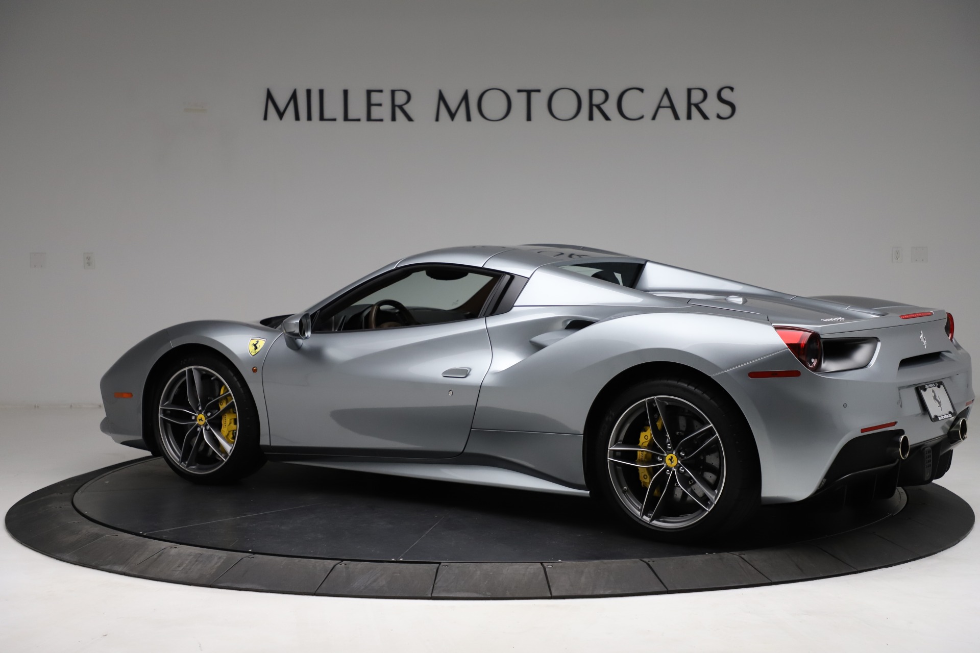 Used-2018-Ferrari-488-Spider