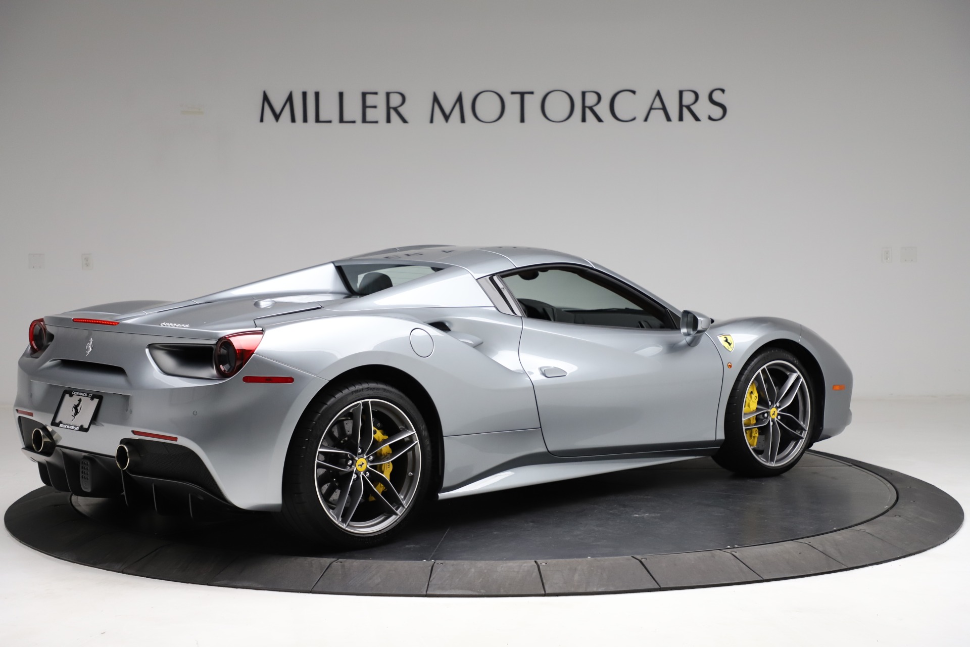 Used-2018-Ferrari-488-Spider