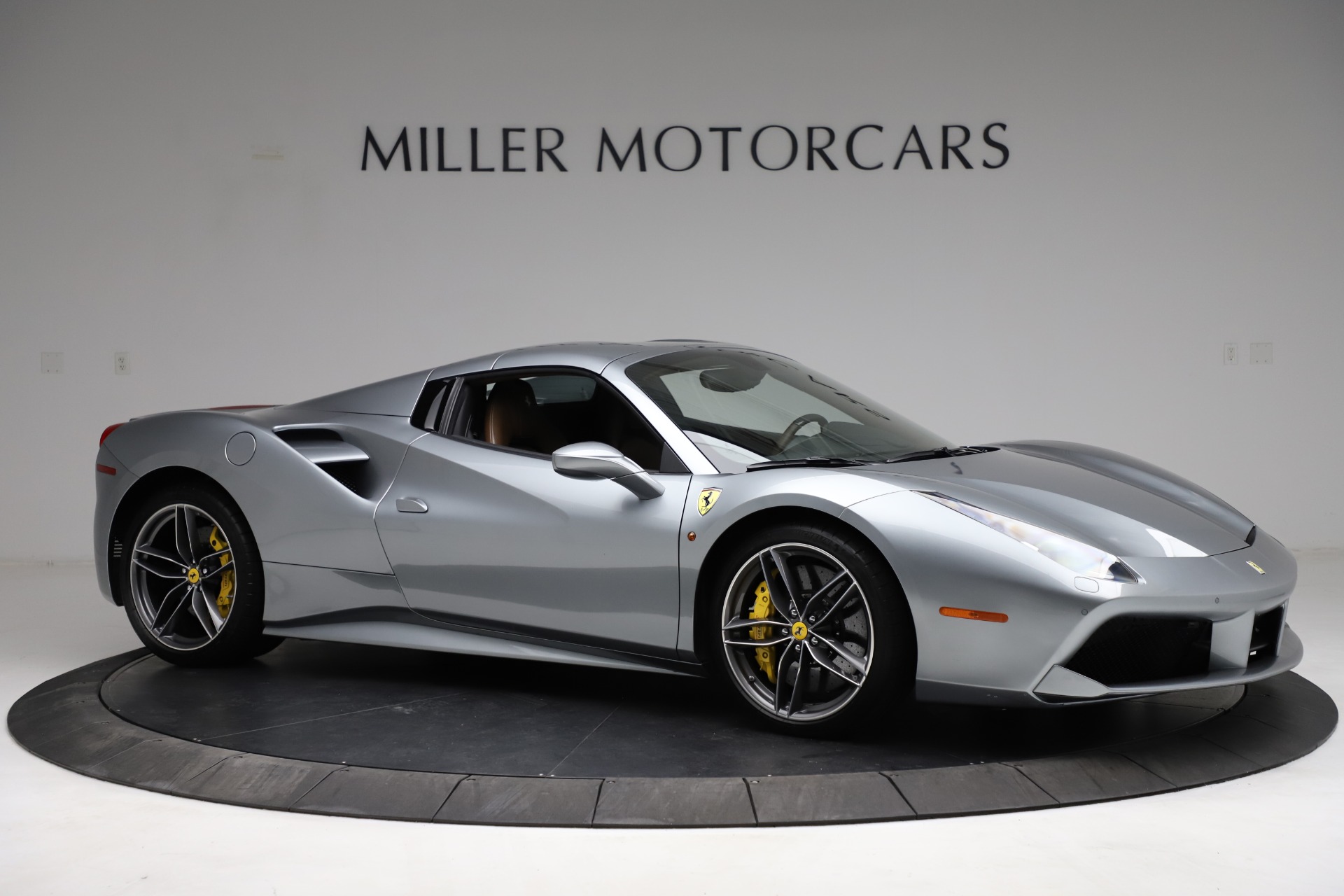 Used-2018-Ferrari-488-Spider