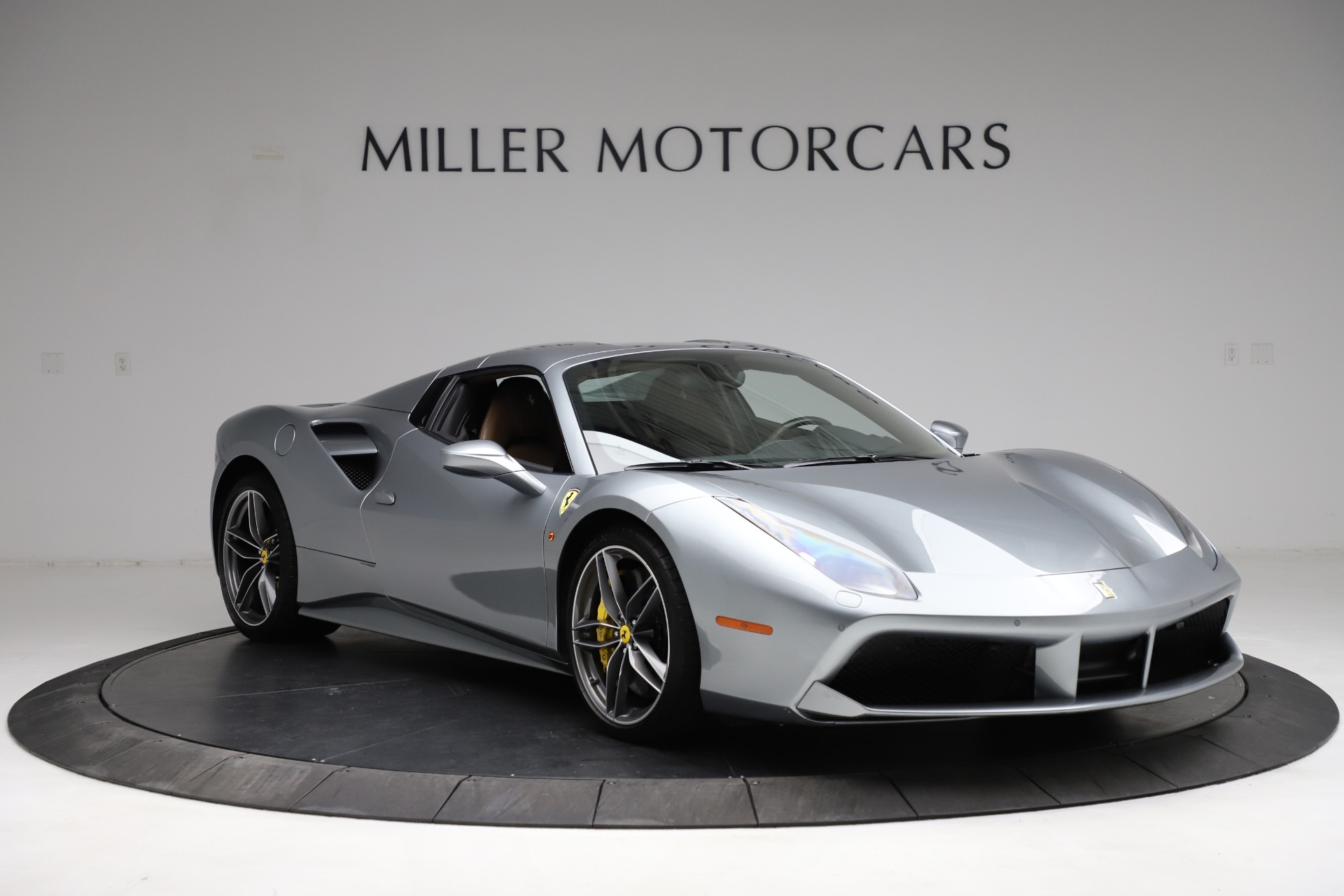 Used-2018-Ferrari-488-Spider