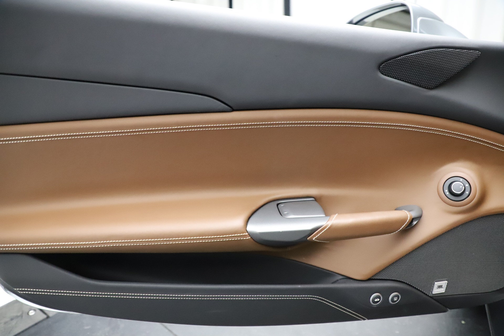 Used-2018-Ferrari-488-Spider