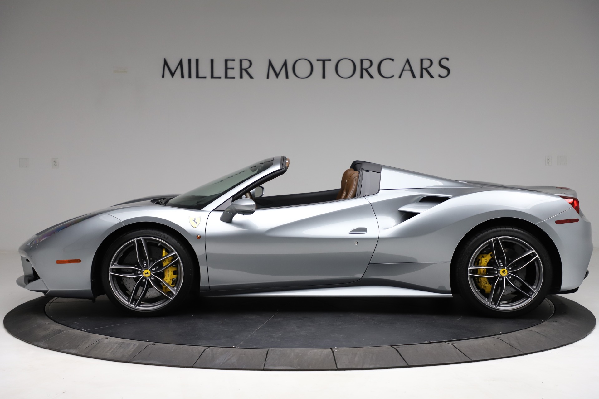 Used-2018-Ferrari-488-Spider