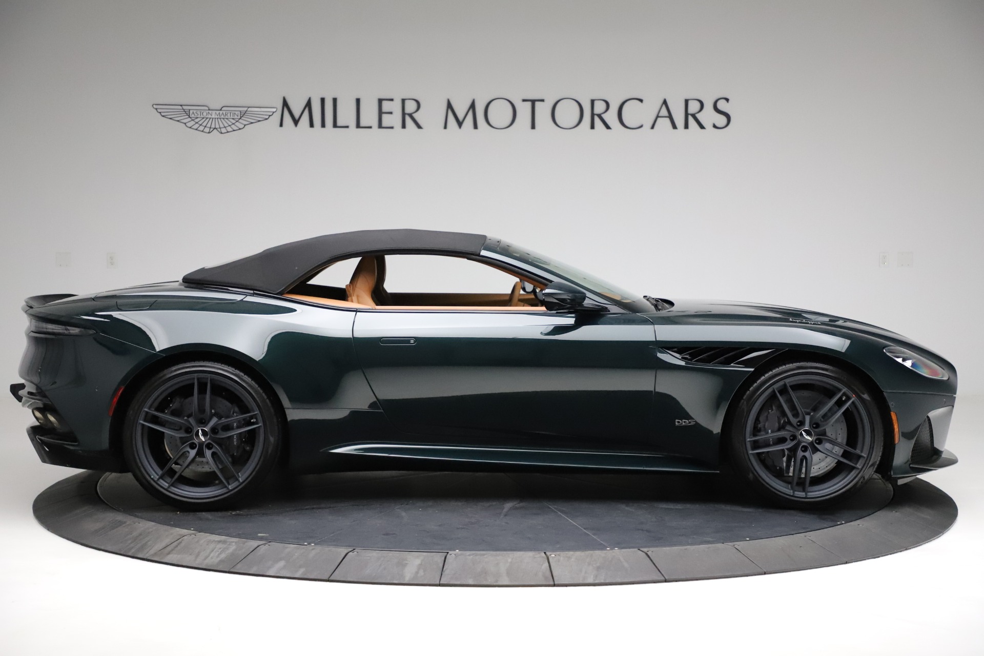 Used-2021-Aston-Martin-DBS-Superleggera-Volante