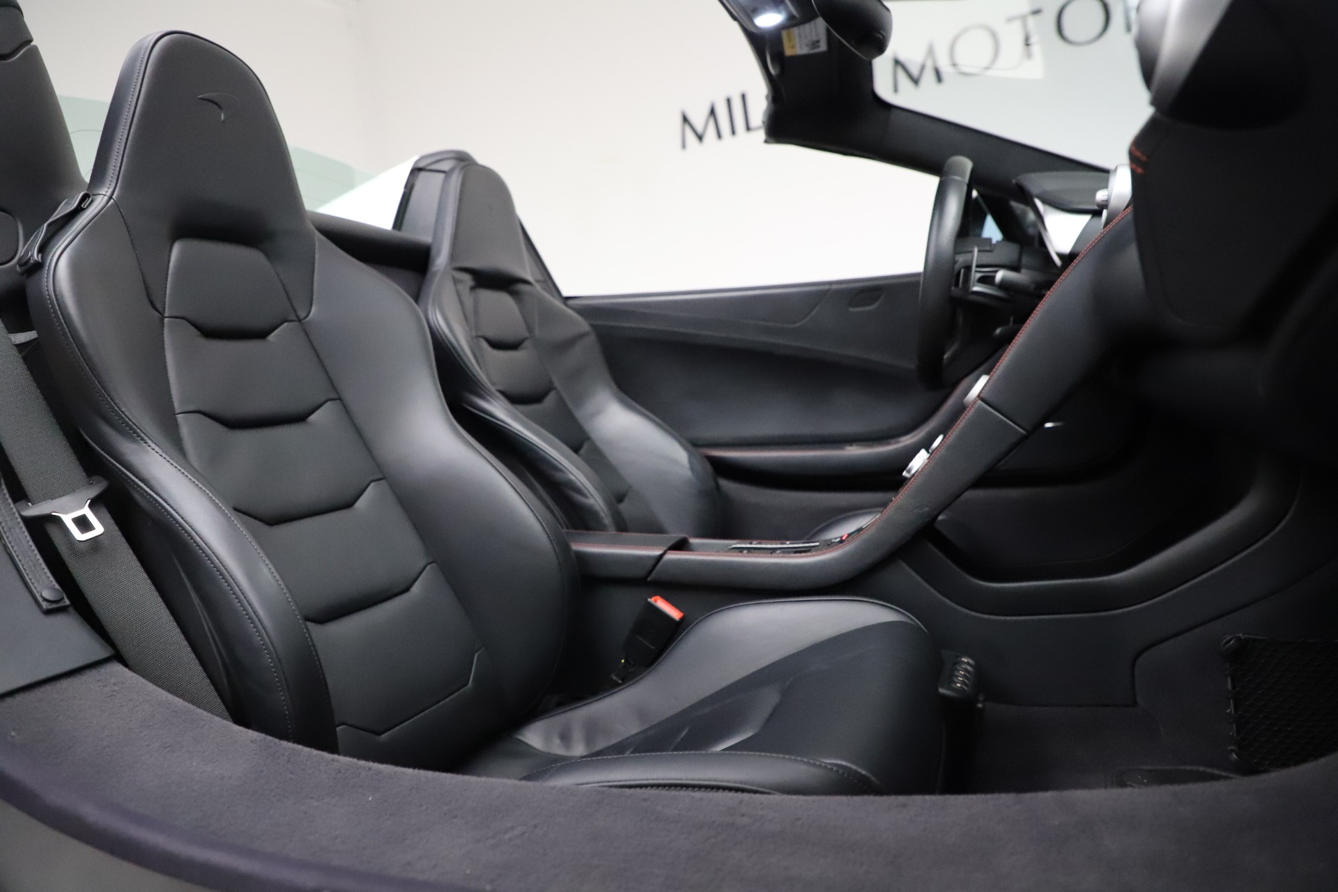 Used-2016-McLaren-650S-Spider