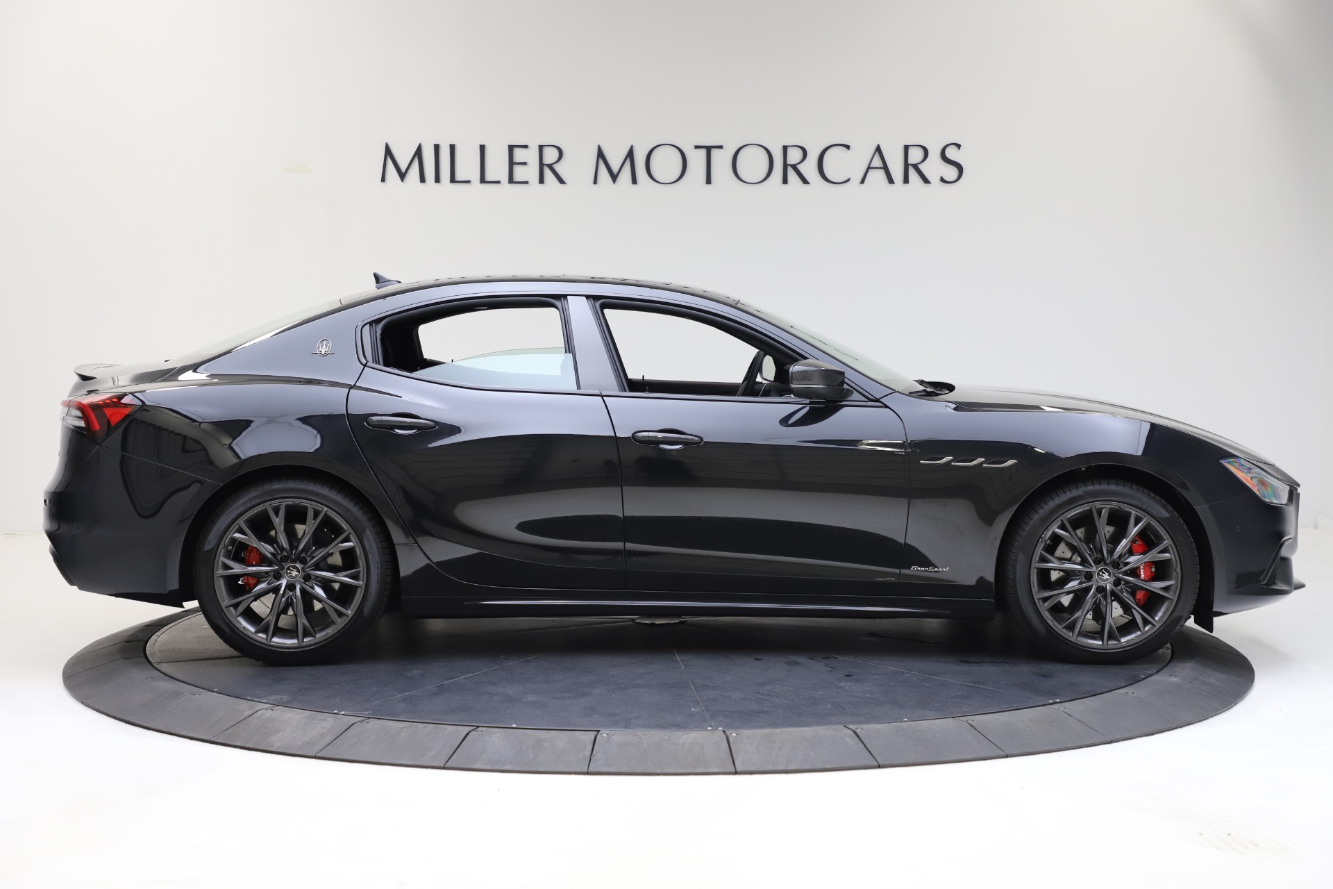 New-2021-Maserati-Ghibli-S-Q4-GranSport