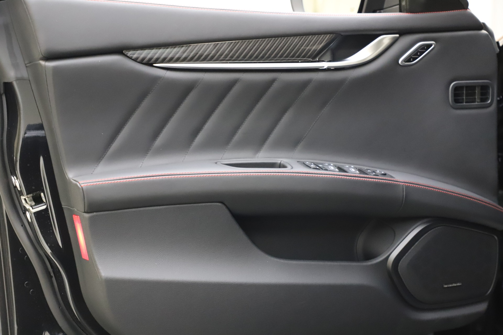 New-2021-Maserati-Ghibli-S-Q4-GranSport