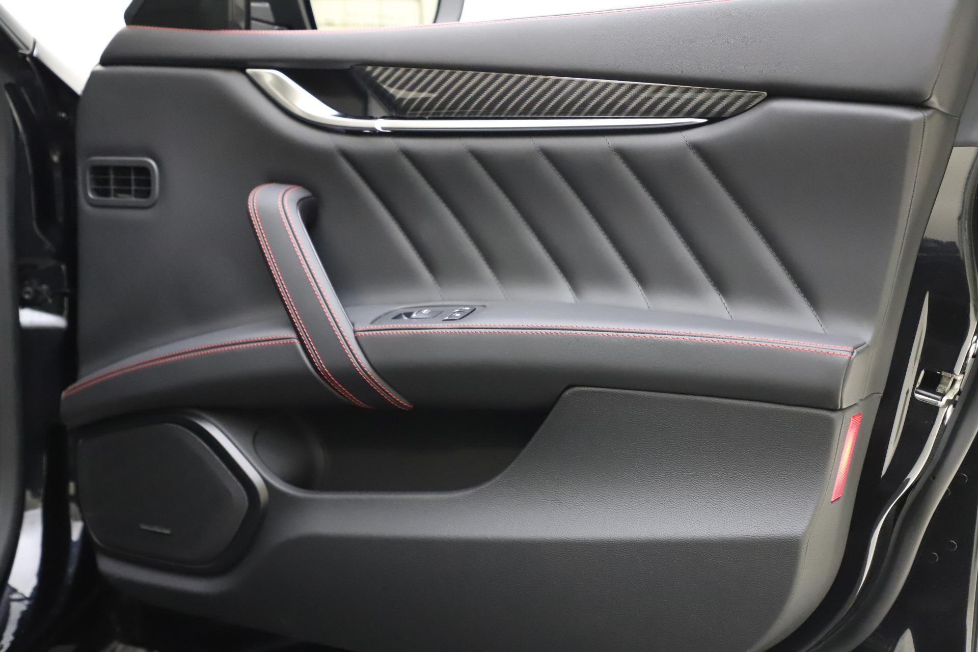 New-2021-Maserati-Ghibli-S-Q4-GranSport