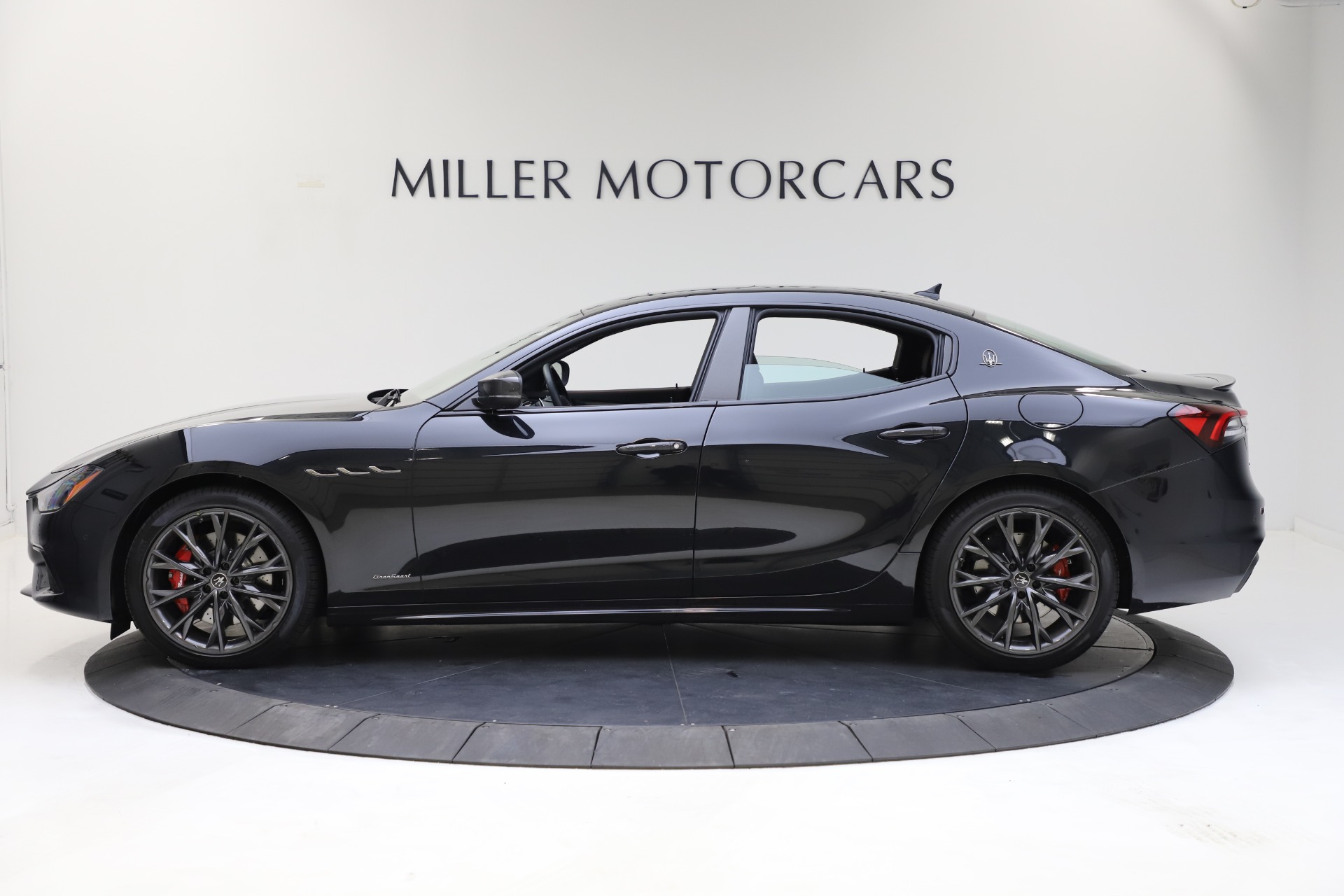 New-2021-Maserati-Ghibli-S-Q4-GranSport