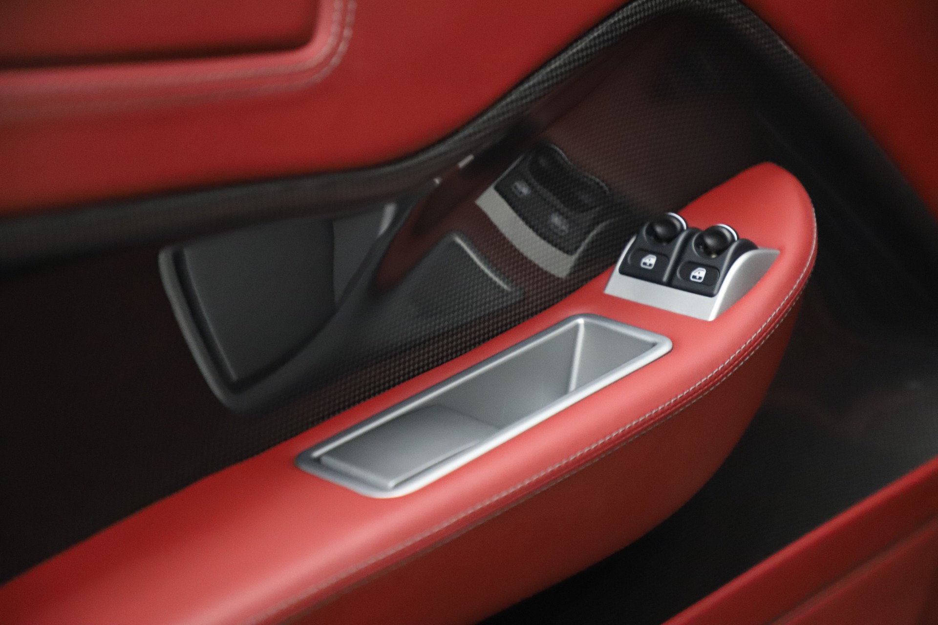 Used-2009-Ferrari-599-GTB-Fiorano