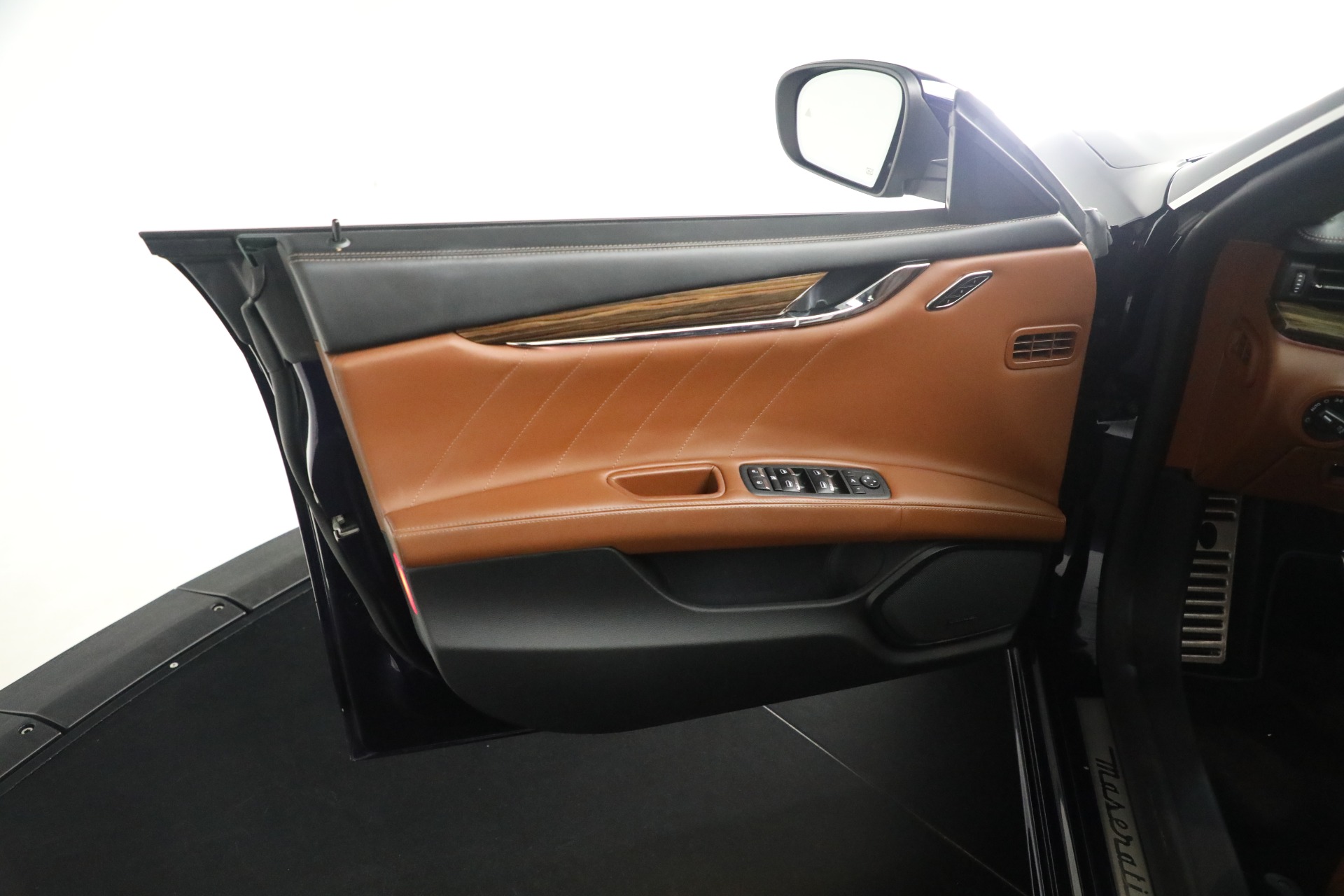 Used-2021-Maserati-Quattroporte-S-Q4-GranLusso