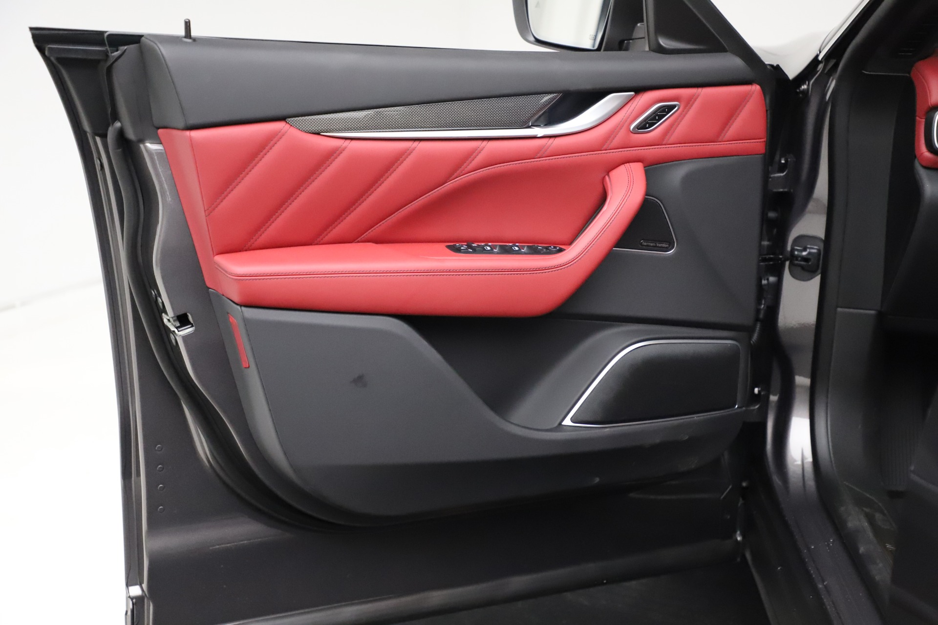 New-2021-Maserati-Levante-S-Q4-GranLusso