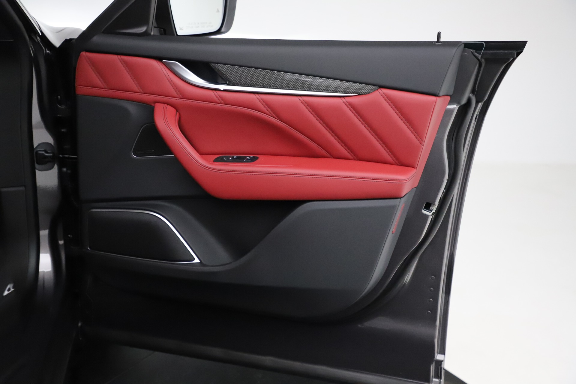 New-2021-Maserati-Levante-S-Q4-GranLusso