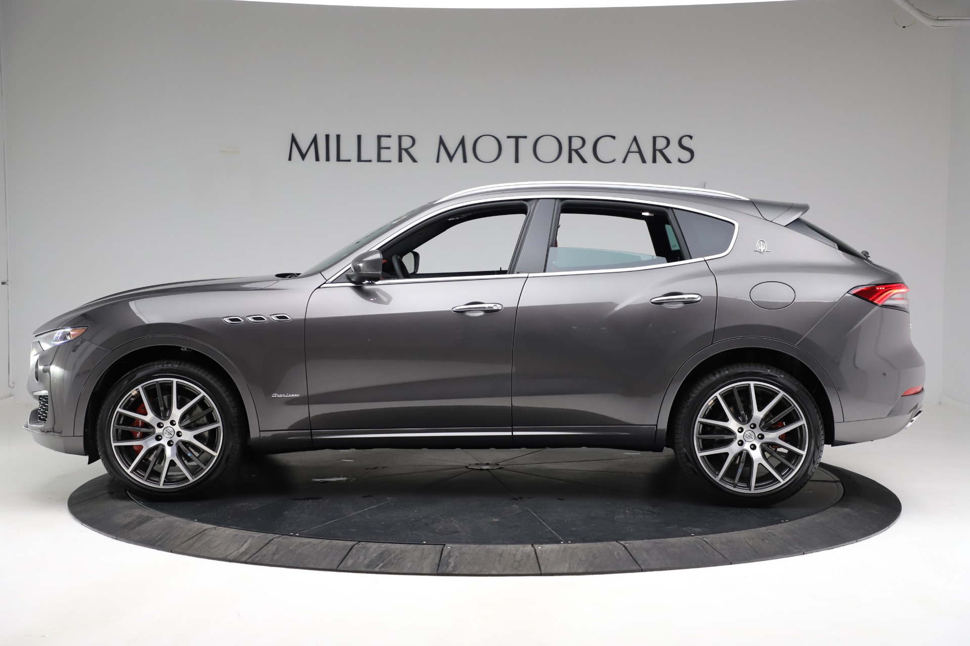 New-2021-Maserati-Levante-S-Q4-GranLusso
