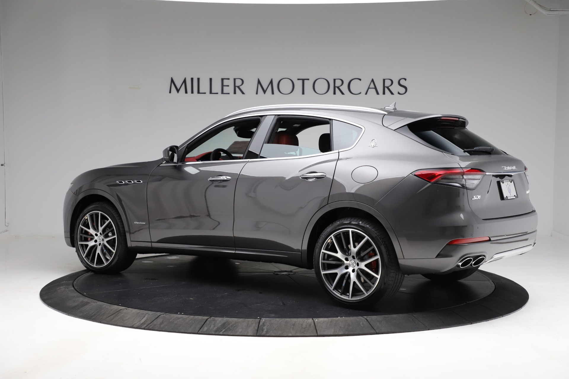 New-2021-Maserati-Levante-S-Q4-GranLusso