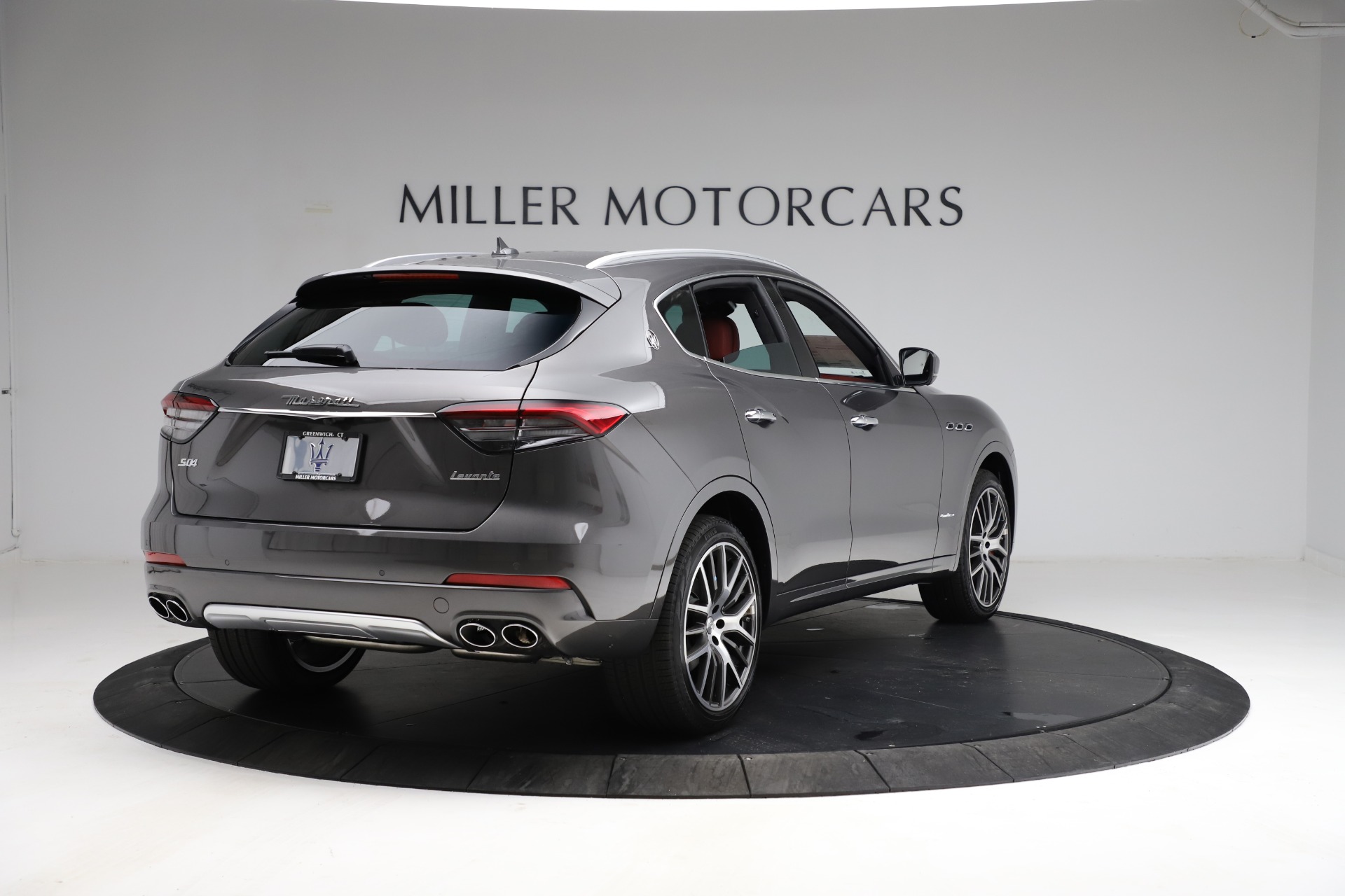 New-2021-Maserati-Levante-S-Q4-GranLusso