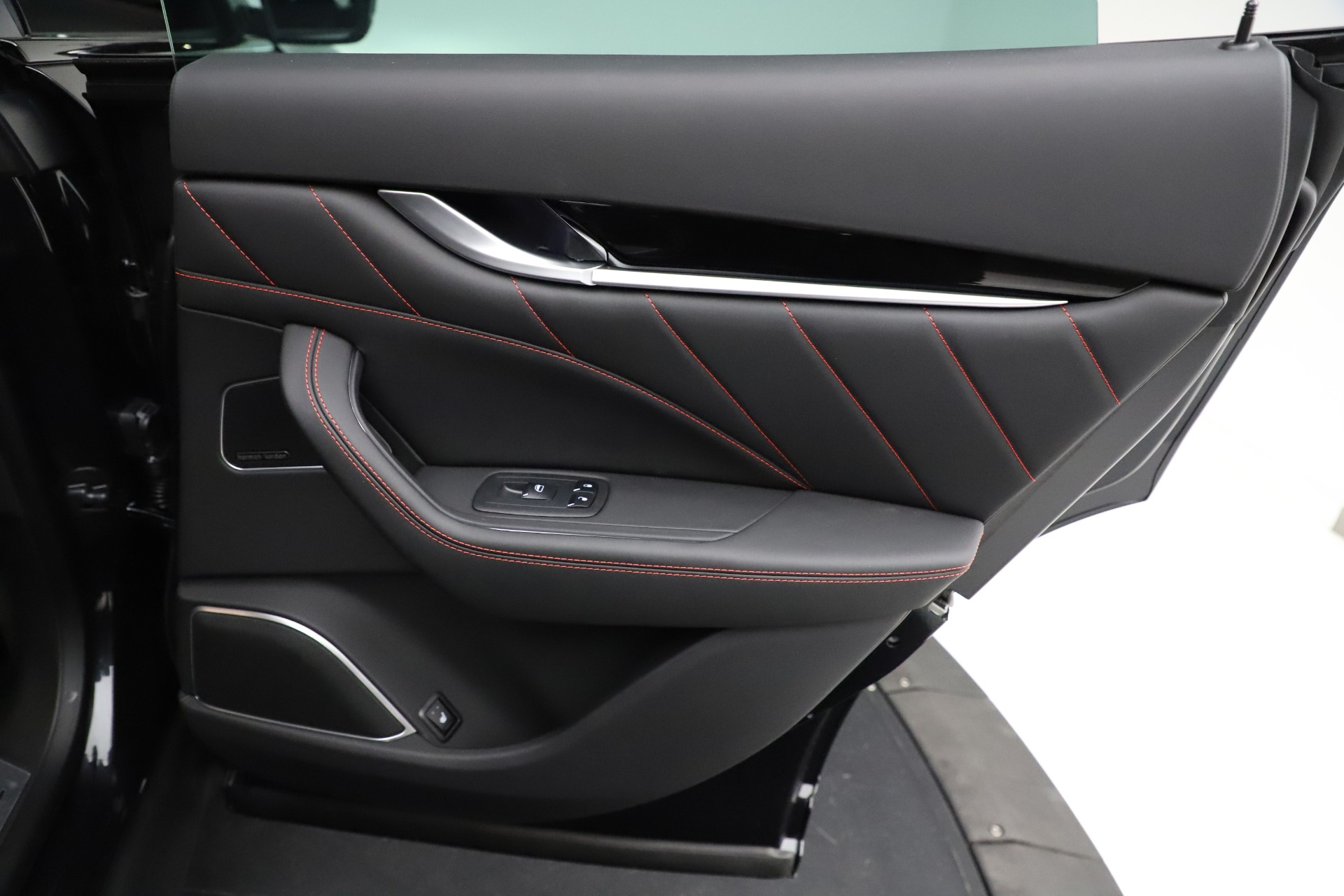 New-2021-Maserati-Levante-Q4-GranSport