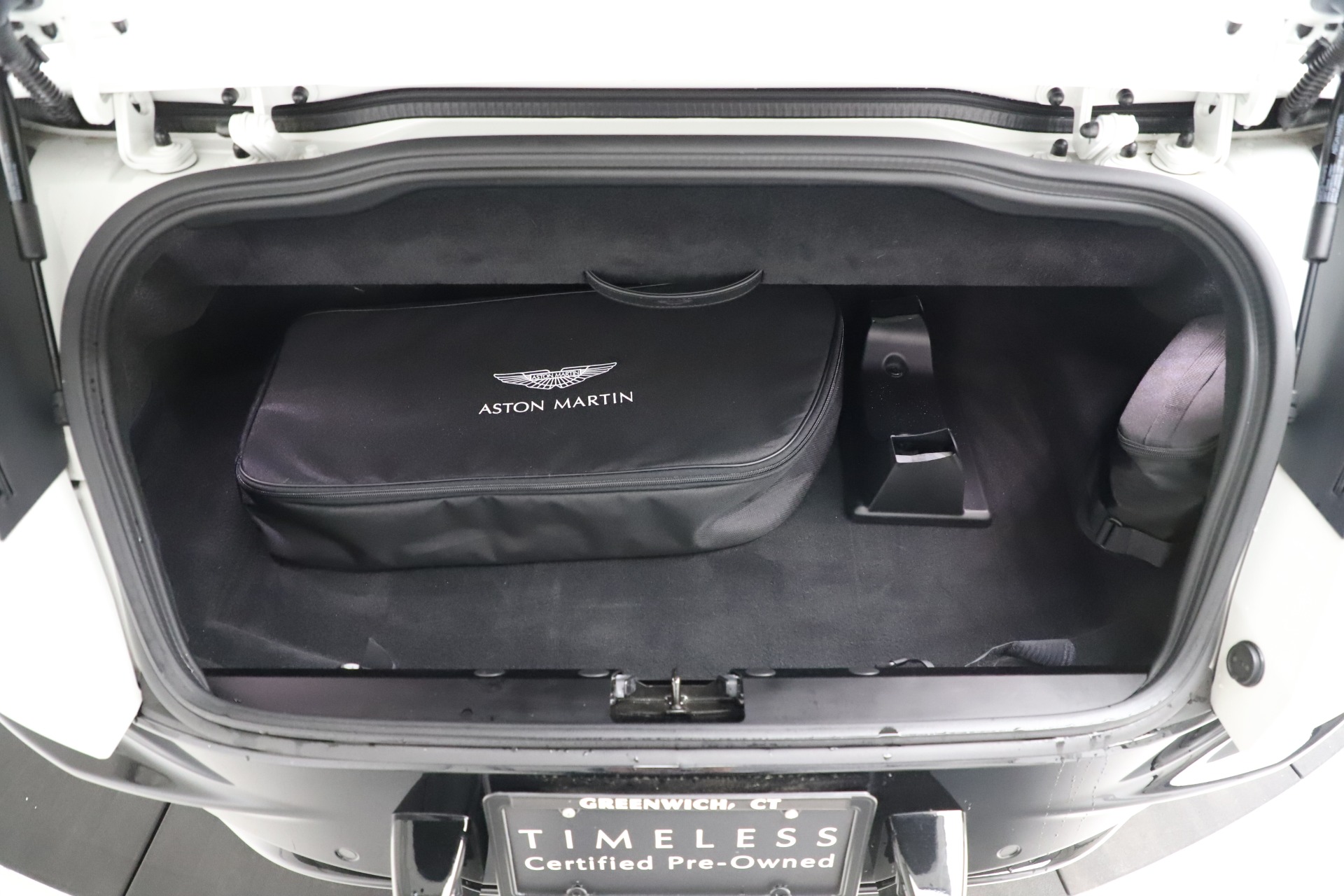 Used-2019-Aston-Martin-DB11-Volante