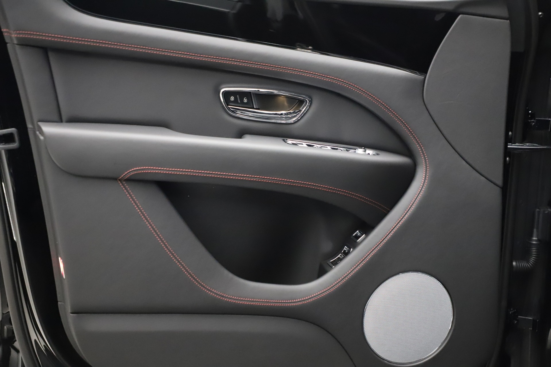 New-2021-Bentley-Bentayga-V8