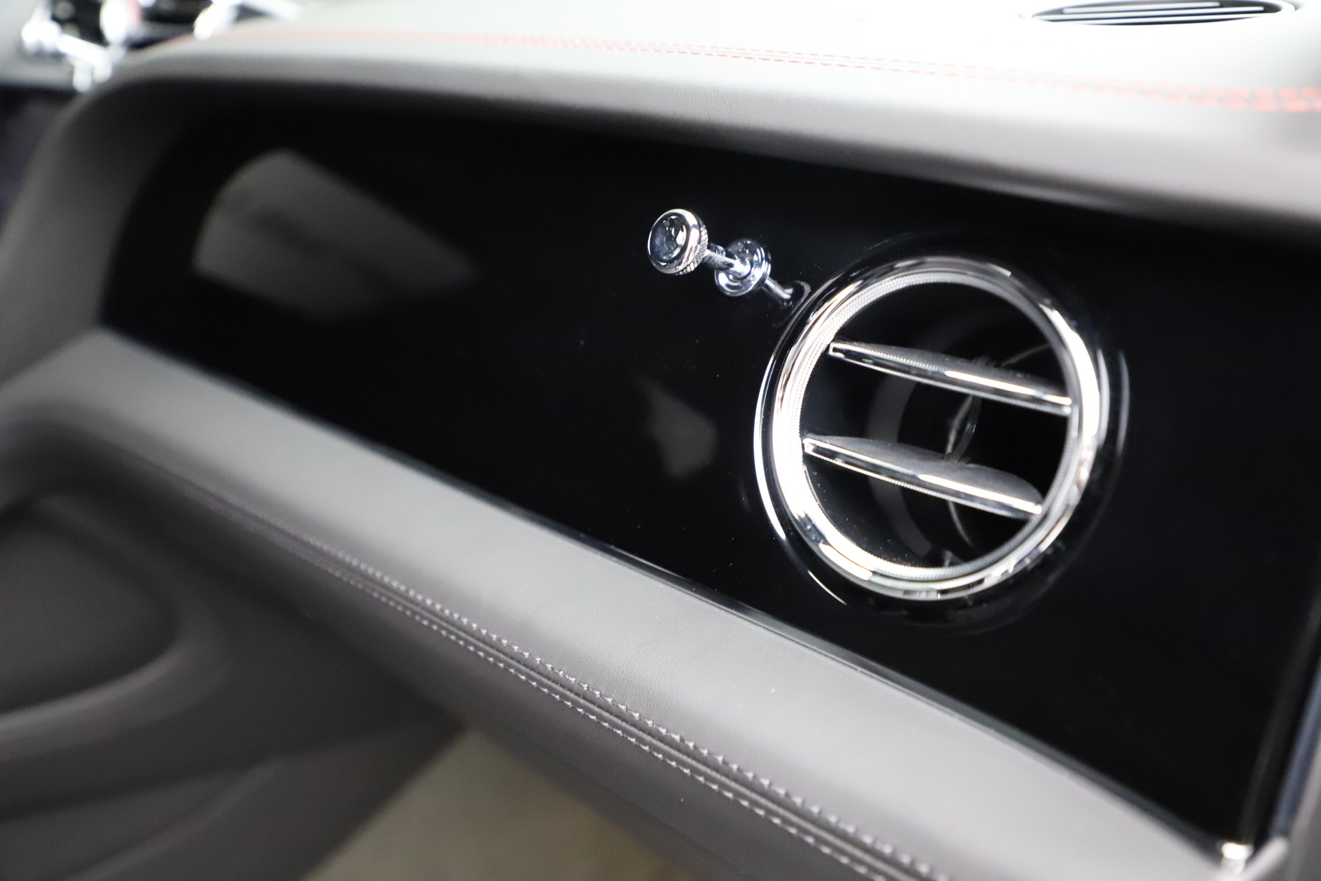 New-2021-Bentley-Bentayga-V8