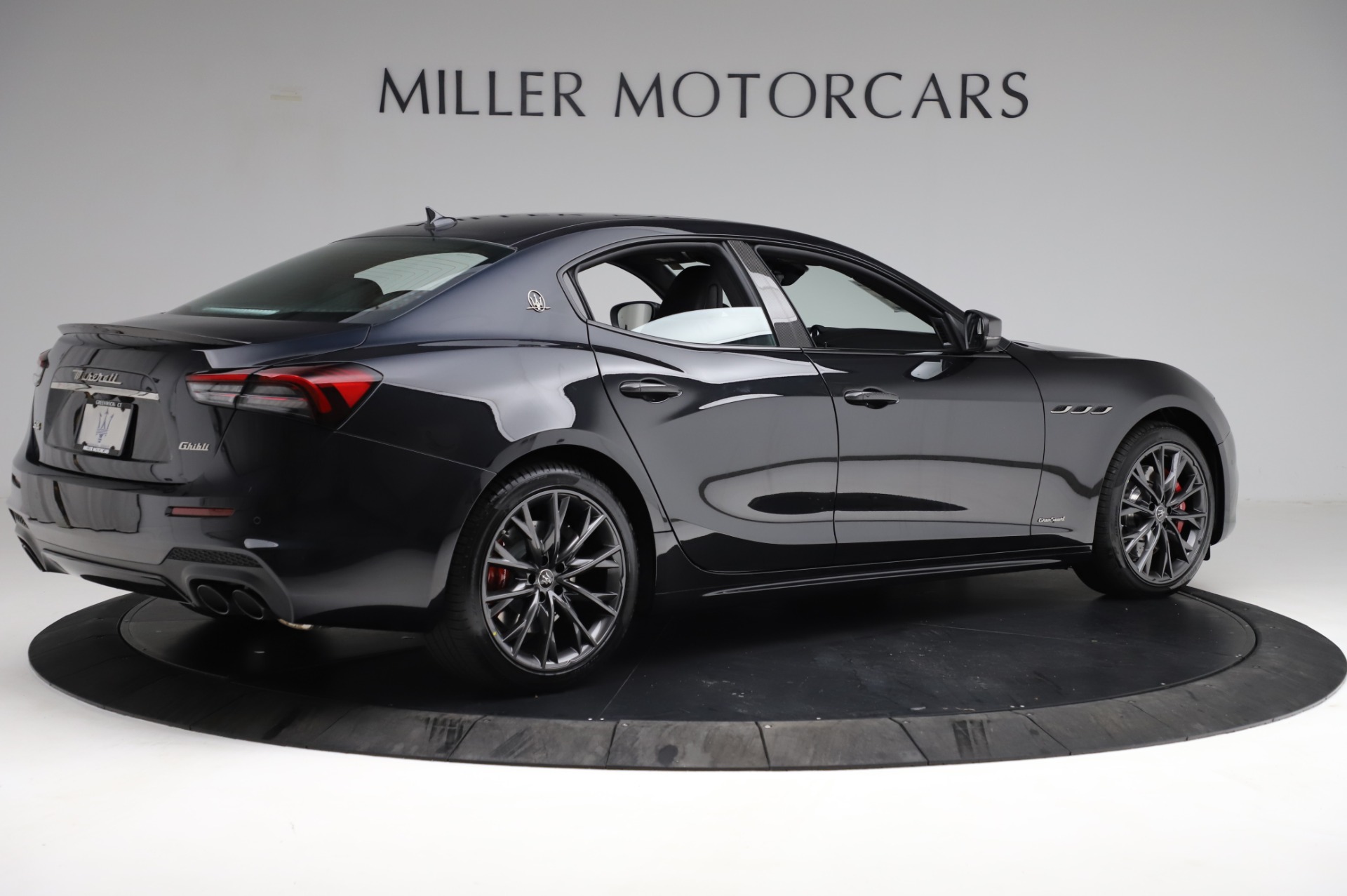 New-2021-Maserati-Ghibli-S-Q4-GranSport