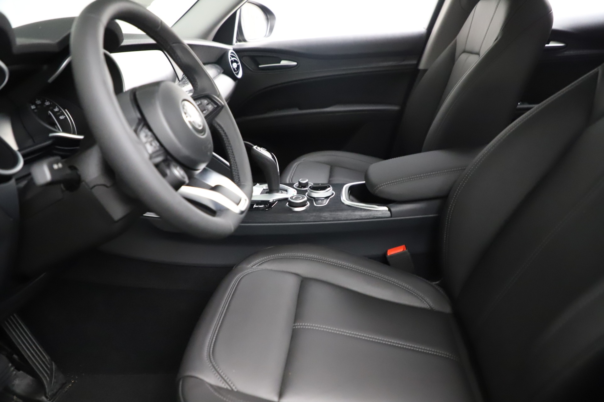 New-2021-Alfa-Romeo-Stelvio-Q4