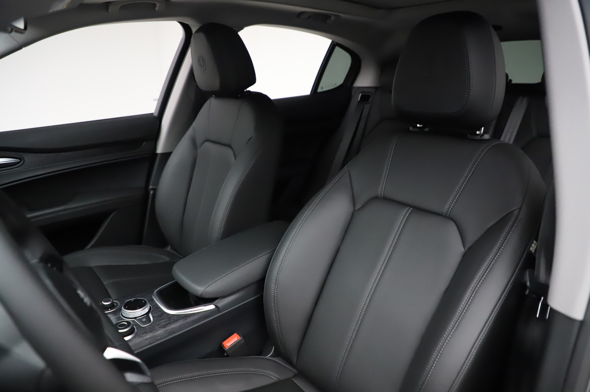 New-2021-Alfa-Romeo-Stelvio-Q4