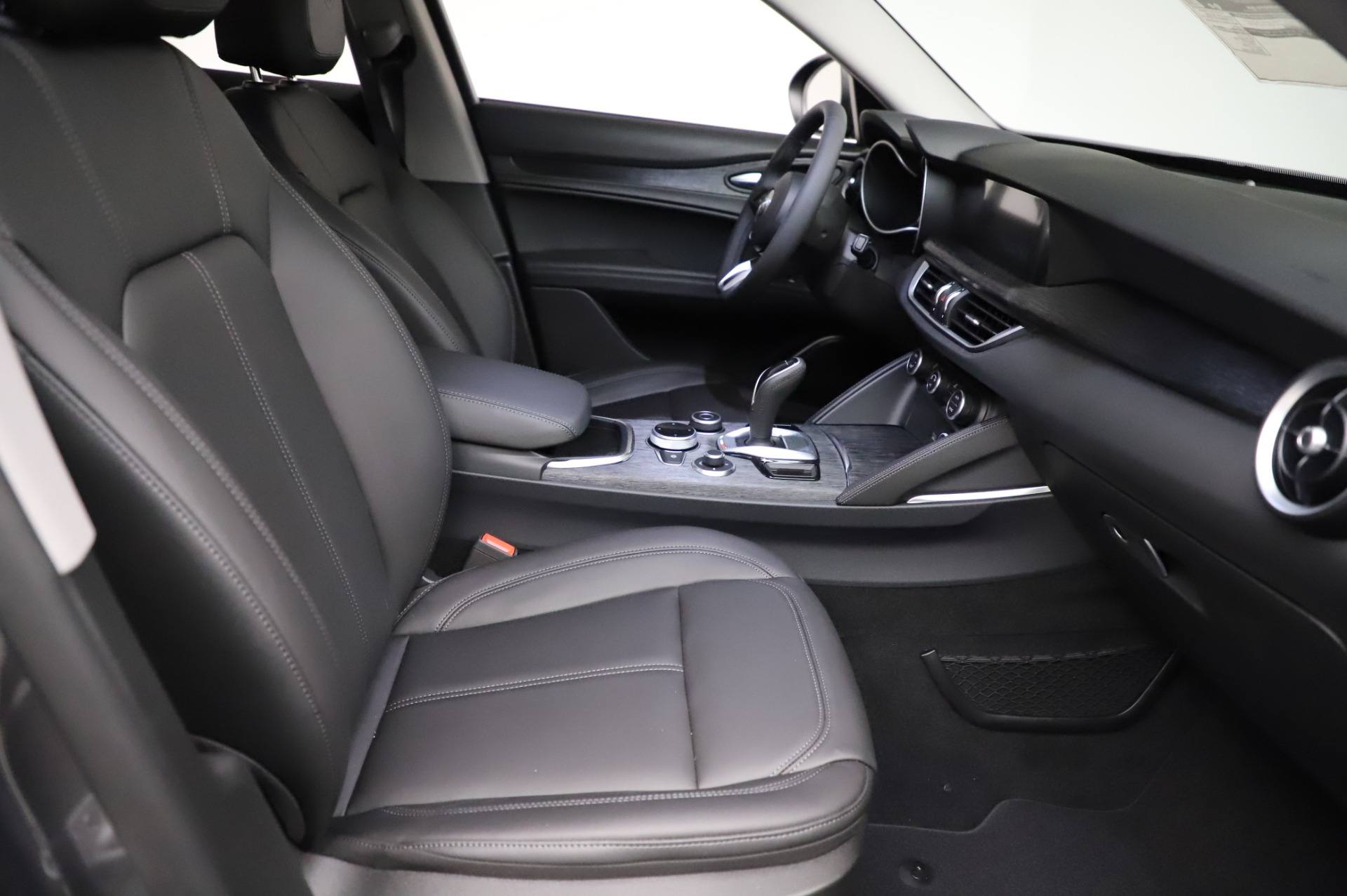 New-2021-Alfa-Romeo-Stelvio-Q4