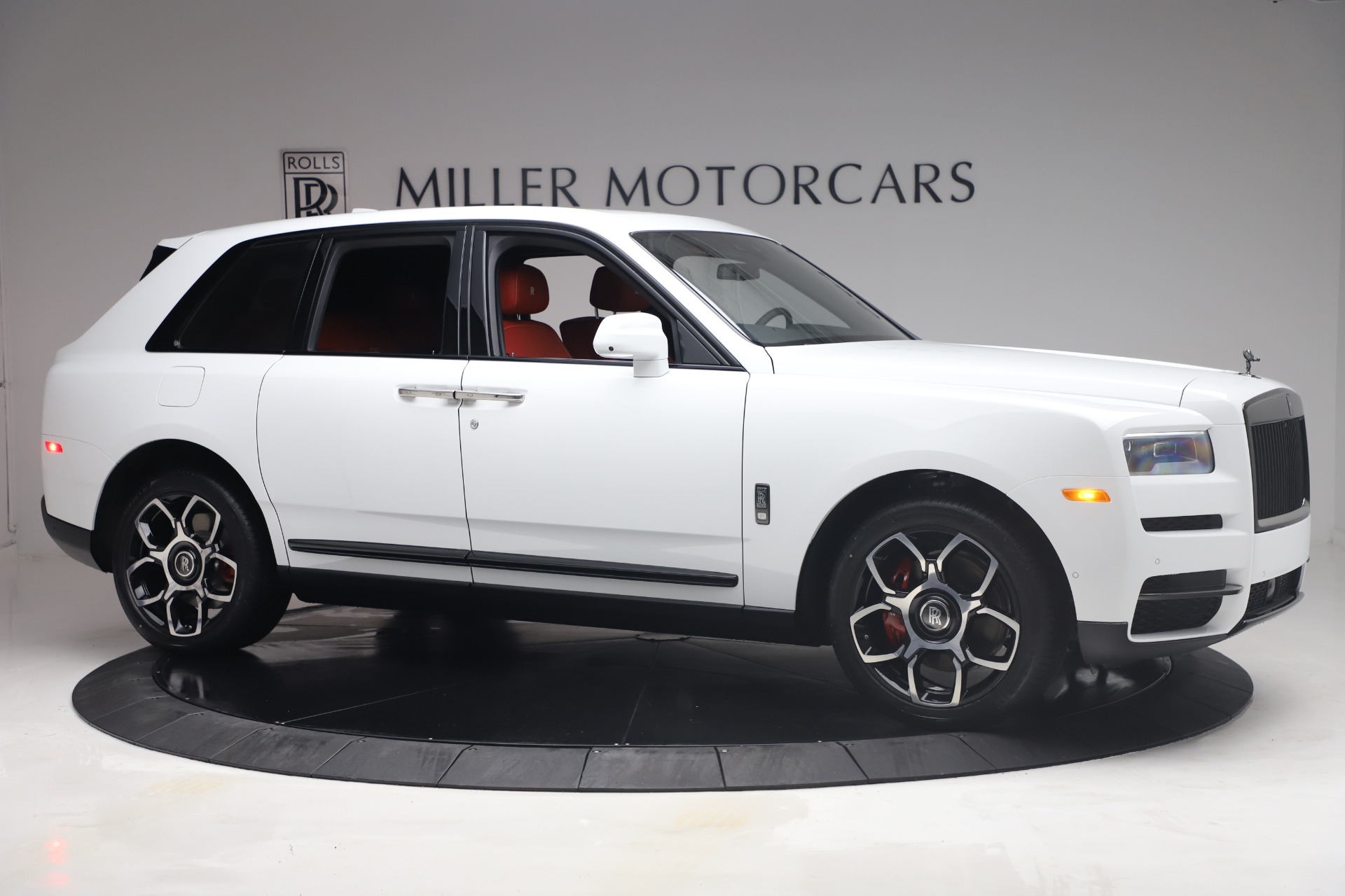 New-2021-Rolls-Royce-Cullinan-Black-Badge