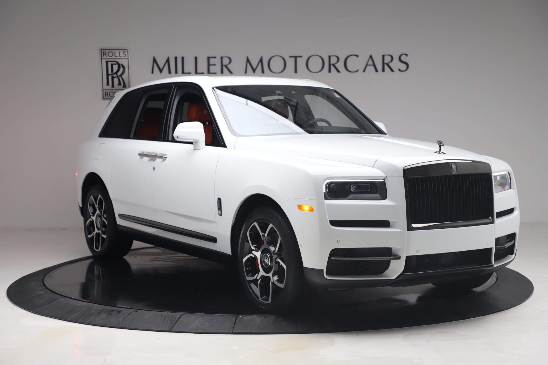 New-2021-Rolls-Royce-Cullinan-Black-Badge