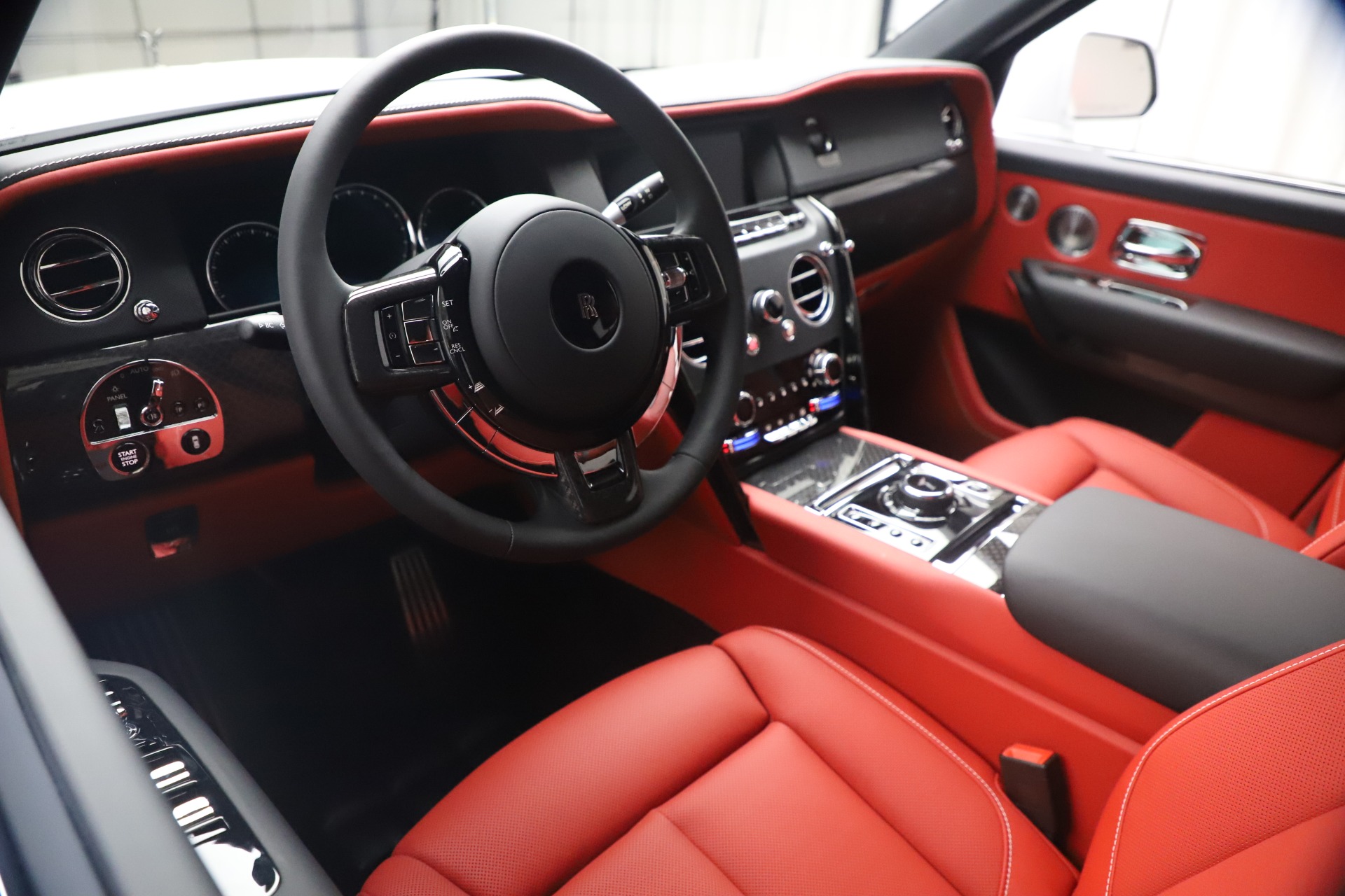 New-2021-Rolls-Royce-Cullinan-Black-Badge