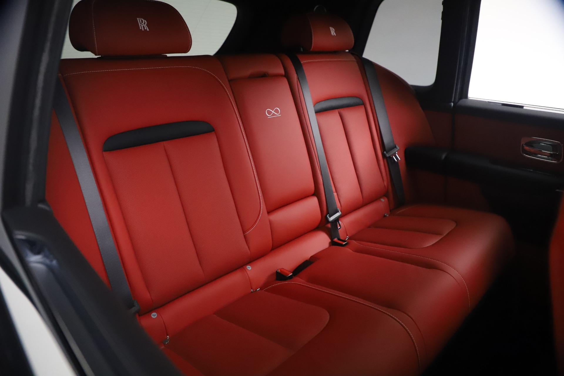 New-2021-Rolls-Royce-Cullinan-Black-Badge