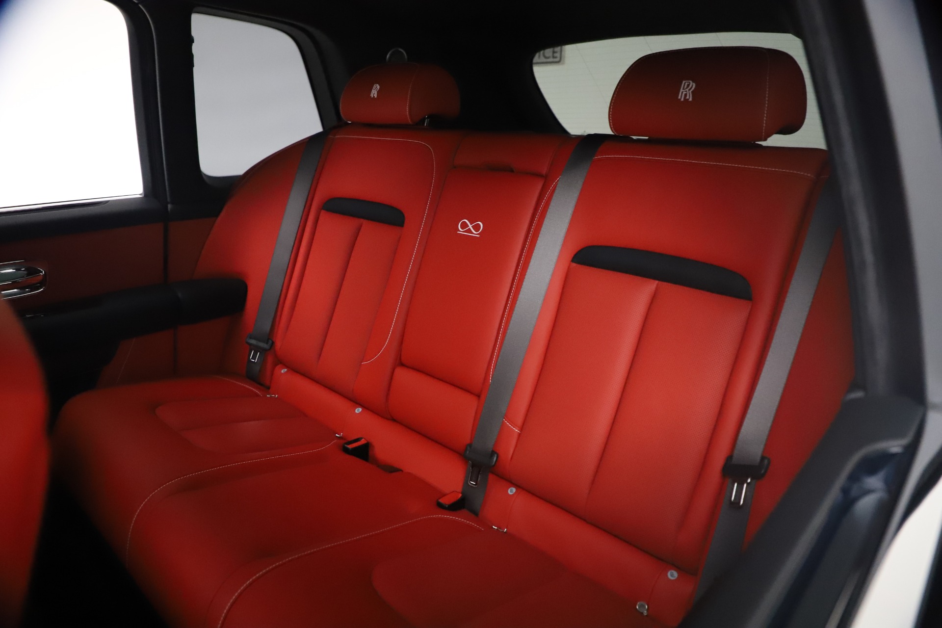 New-2021-Rolls-Royce-Cullinan-Black-Badge