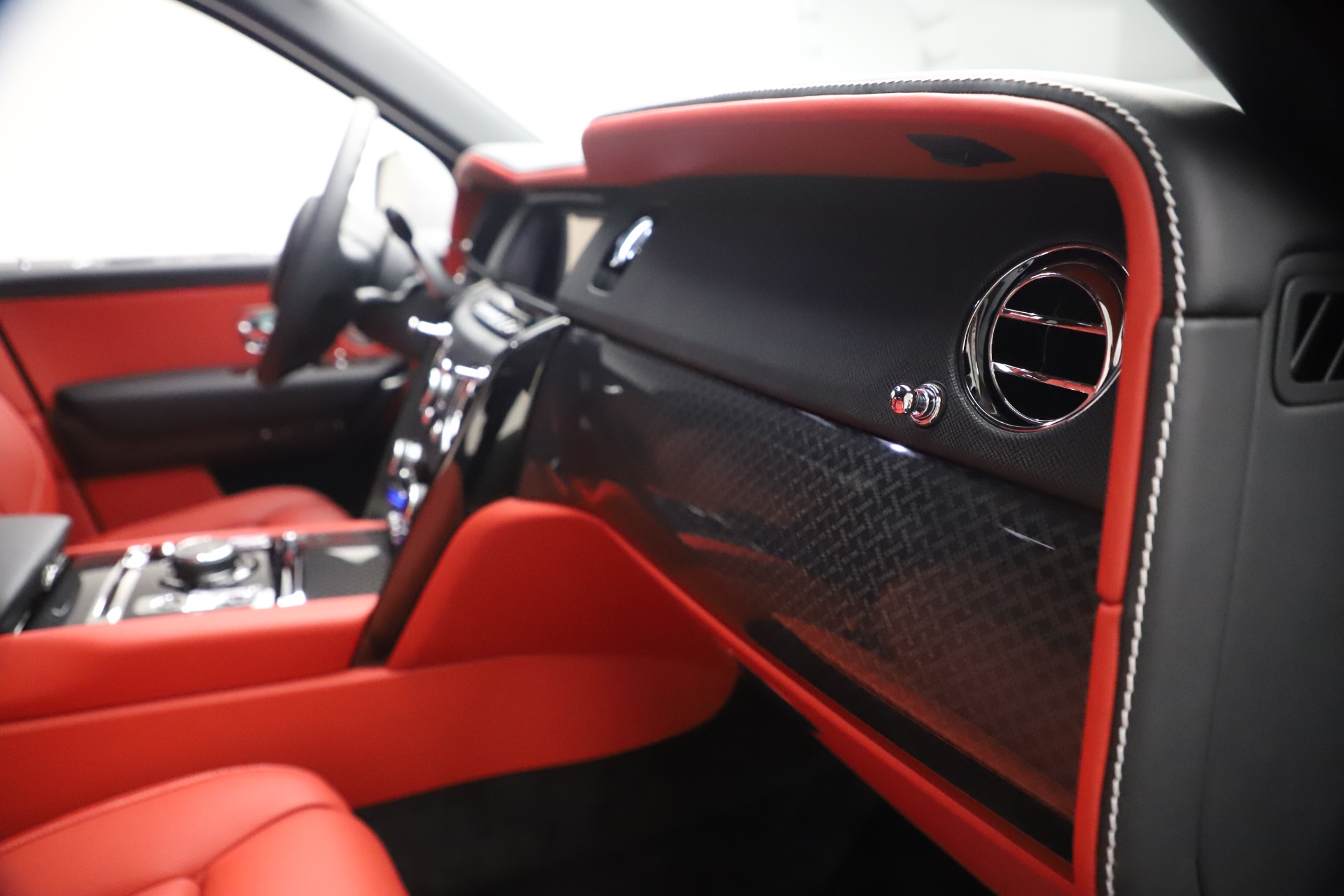 New-2021-Rolls-Royce-Cullinan-Black-Badge