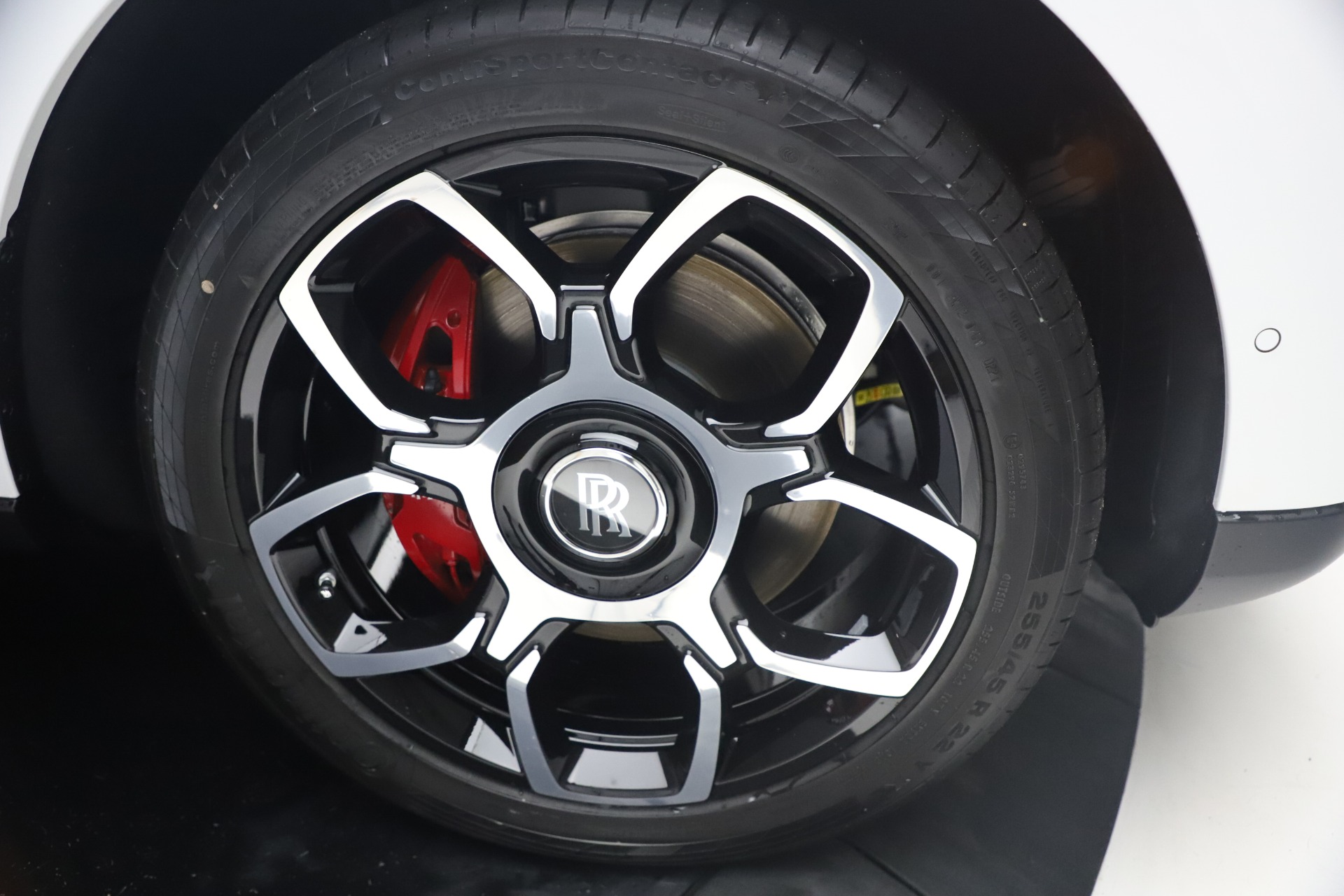 New-2021-Rolls-Royce-Cullinan-Black-Badge