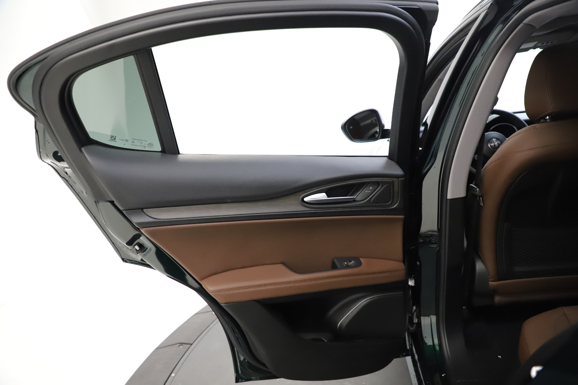 New-2021-Alfa-Romeo-Stelvio-Ti