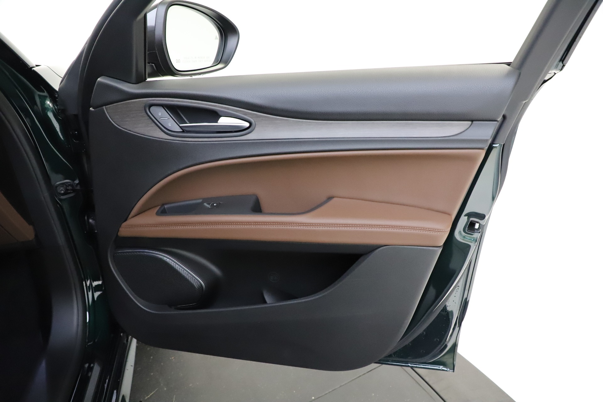 New-2021-Alfa-Romeo-Stelvio-Ti