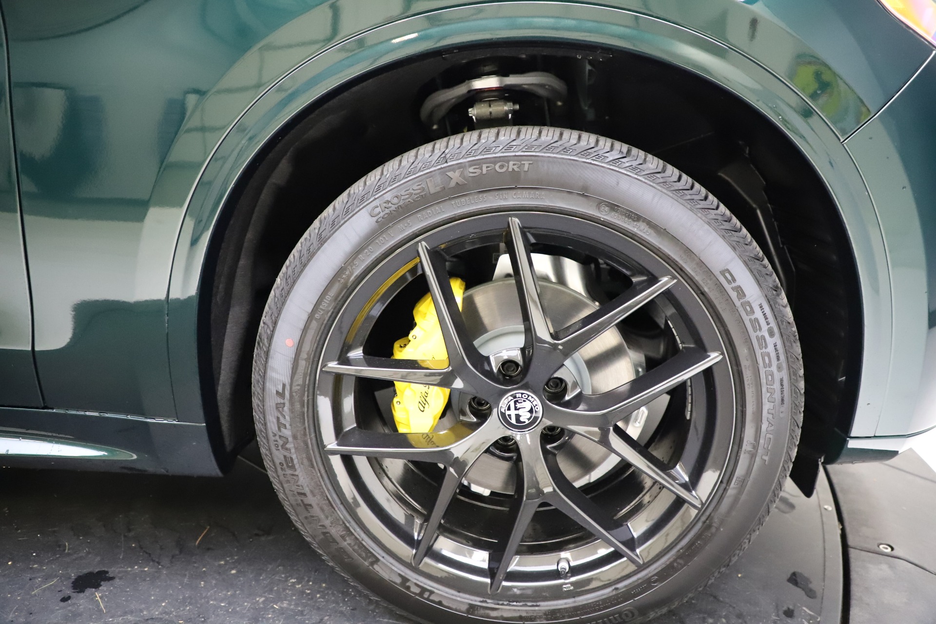 New-2021-Alfa-Romeo-Stelvio-Ti