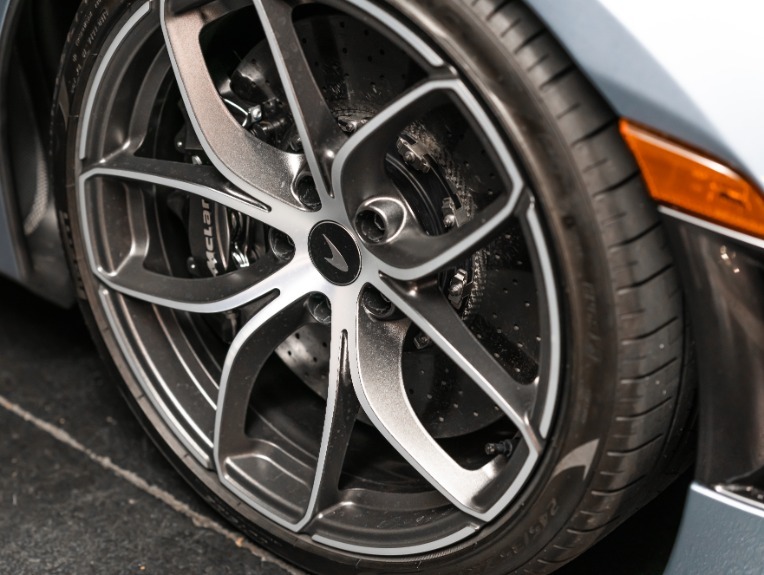 Used-2020-McLaren-720S-Spider-Performance