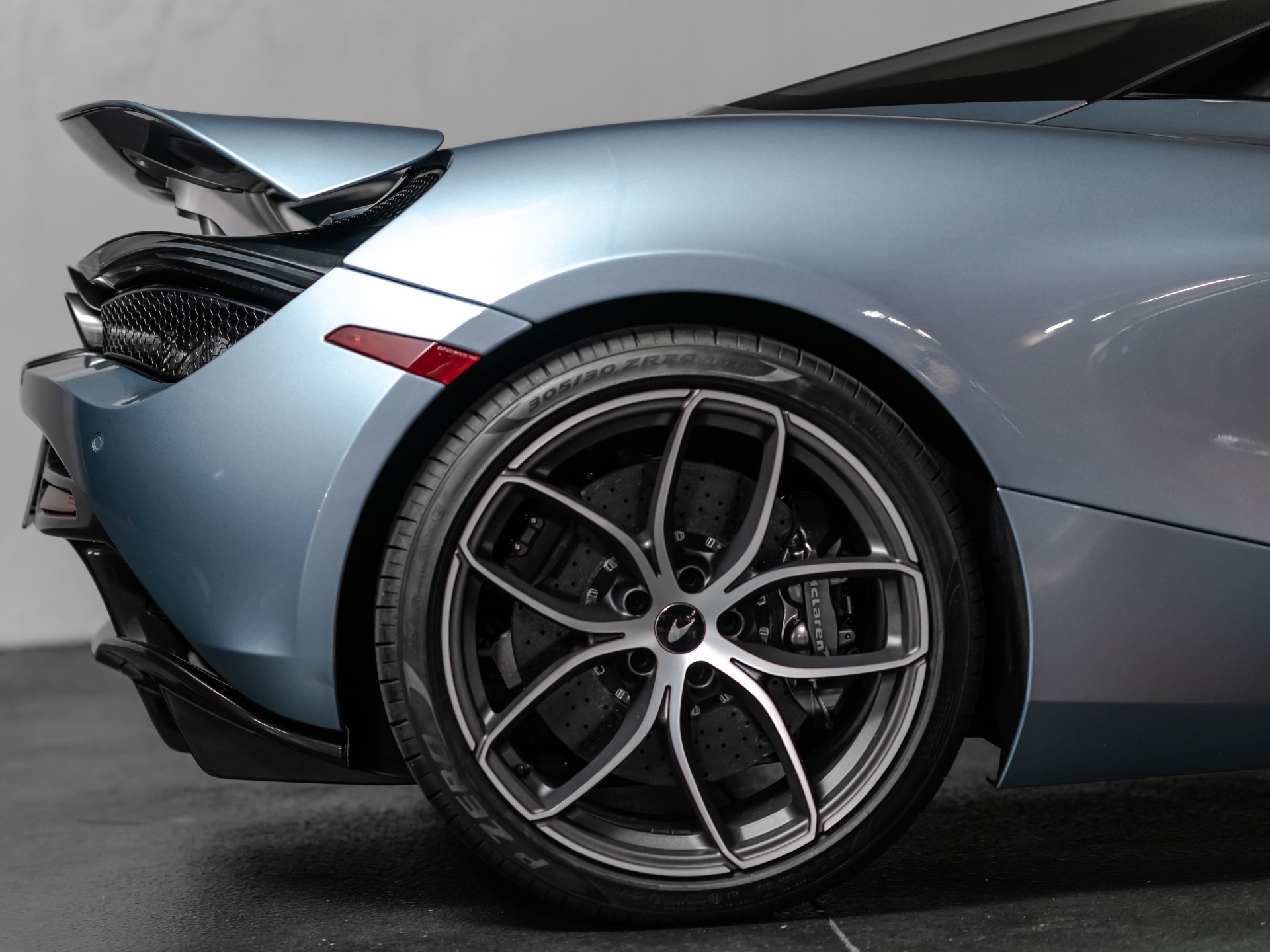 Used-2020-McLaren-720S-Spider-Performance