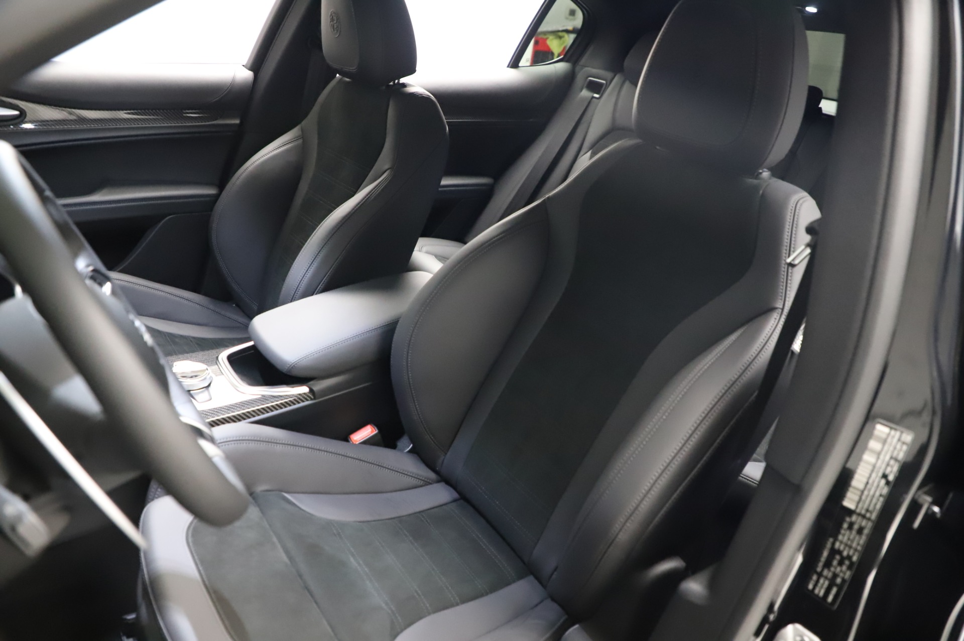 New-2021-Alfa-Romeo-Stelvio-Quadrifoglio