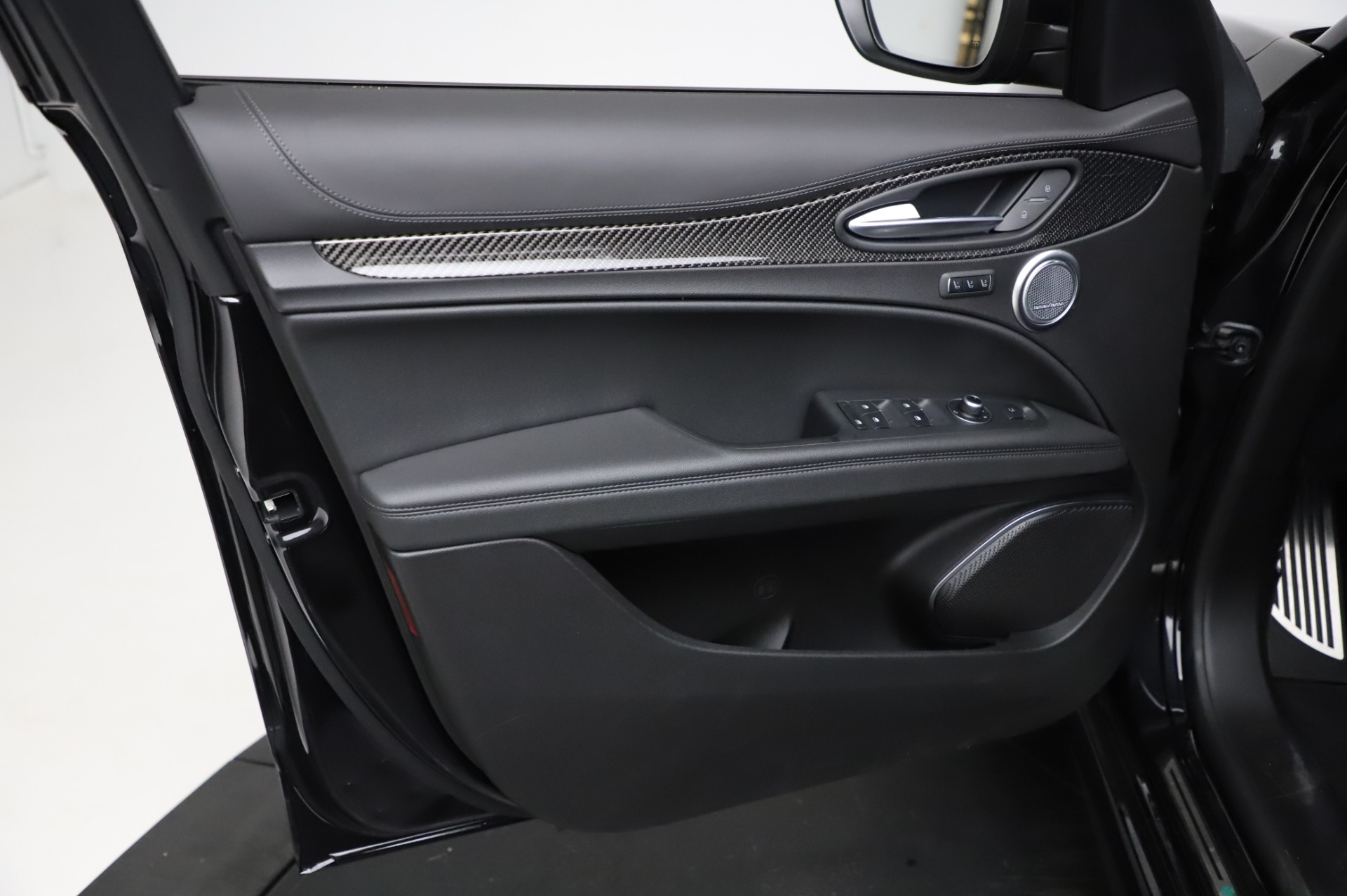 New-2021-Alfa-Romeo-Stelvio-Quadrifoglio